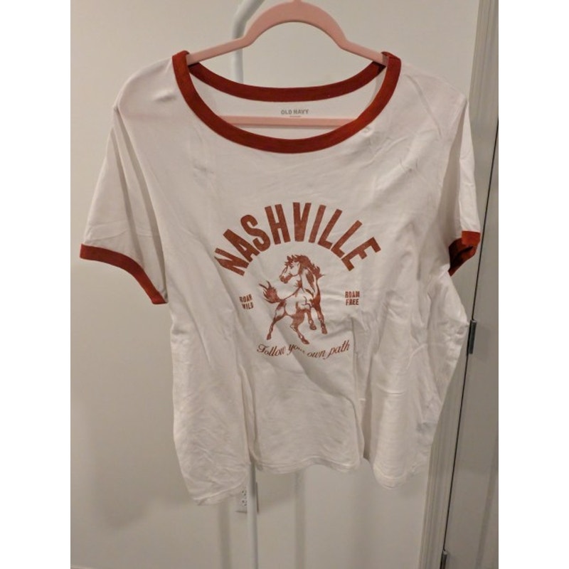 1472 - Old Navy Nashville T-Shirt with horse - XL