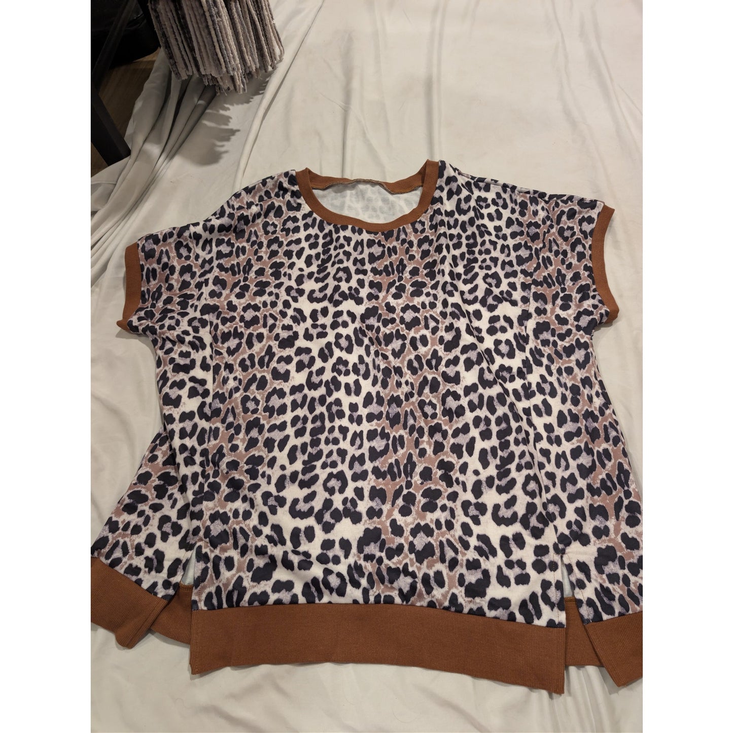 1334 - Animal Print Sweater Top - 1X - NWOT