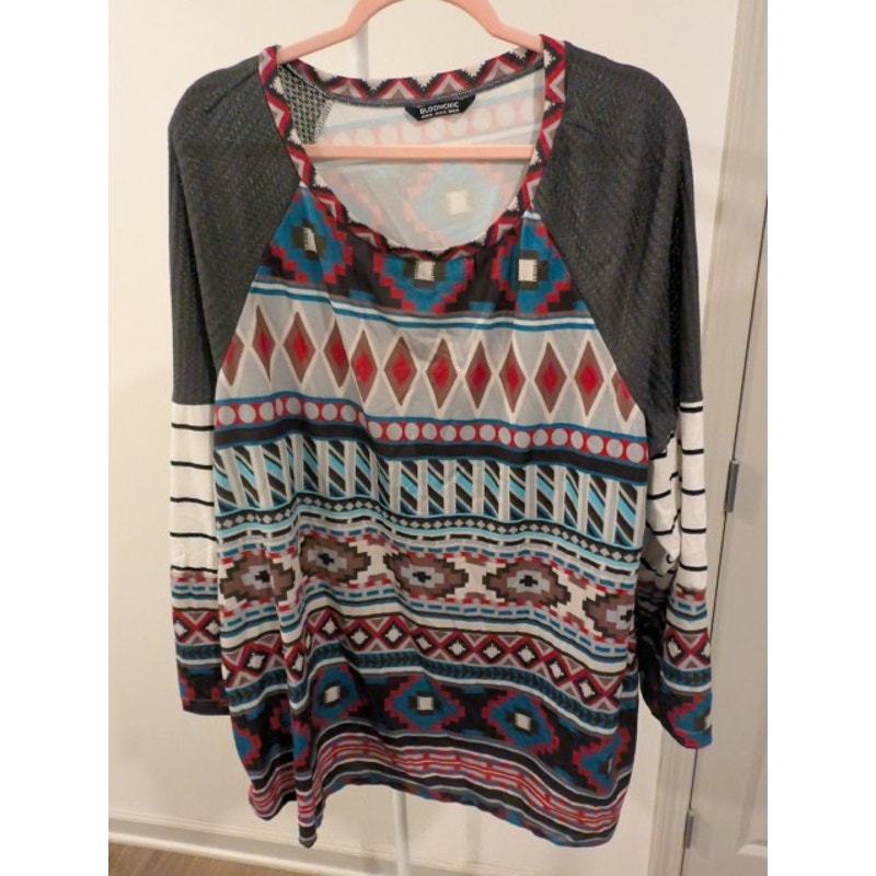 1473 - Bloomchic Aztec print with waffle knit sleeves - 26-30 - NWOT