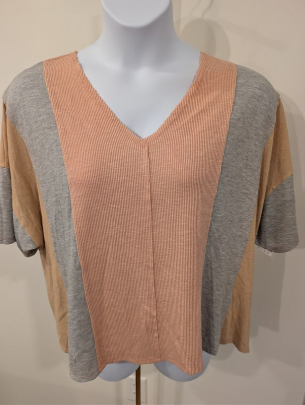 1220- Andree by Unit Colorblock Ribbed V Neck Crop Top Gray Peach Tan - NWOT- 1X