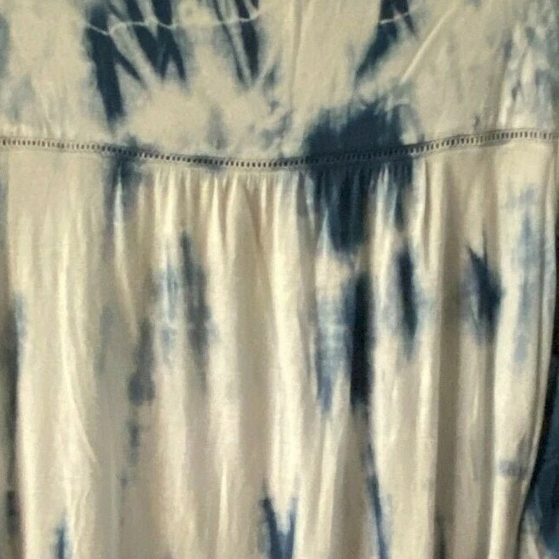 1261 - Vintage America Tie Dye - XL Embroidered and Crochet