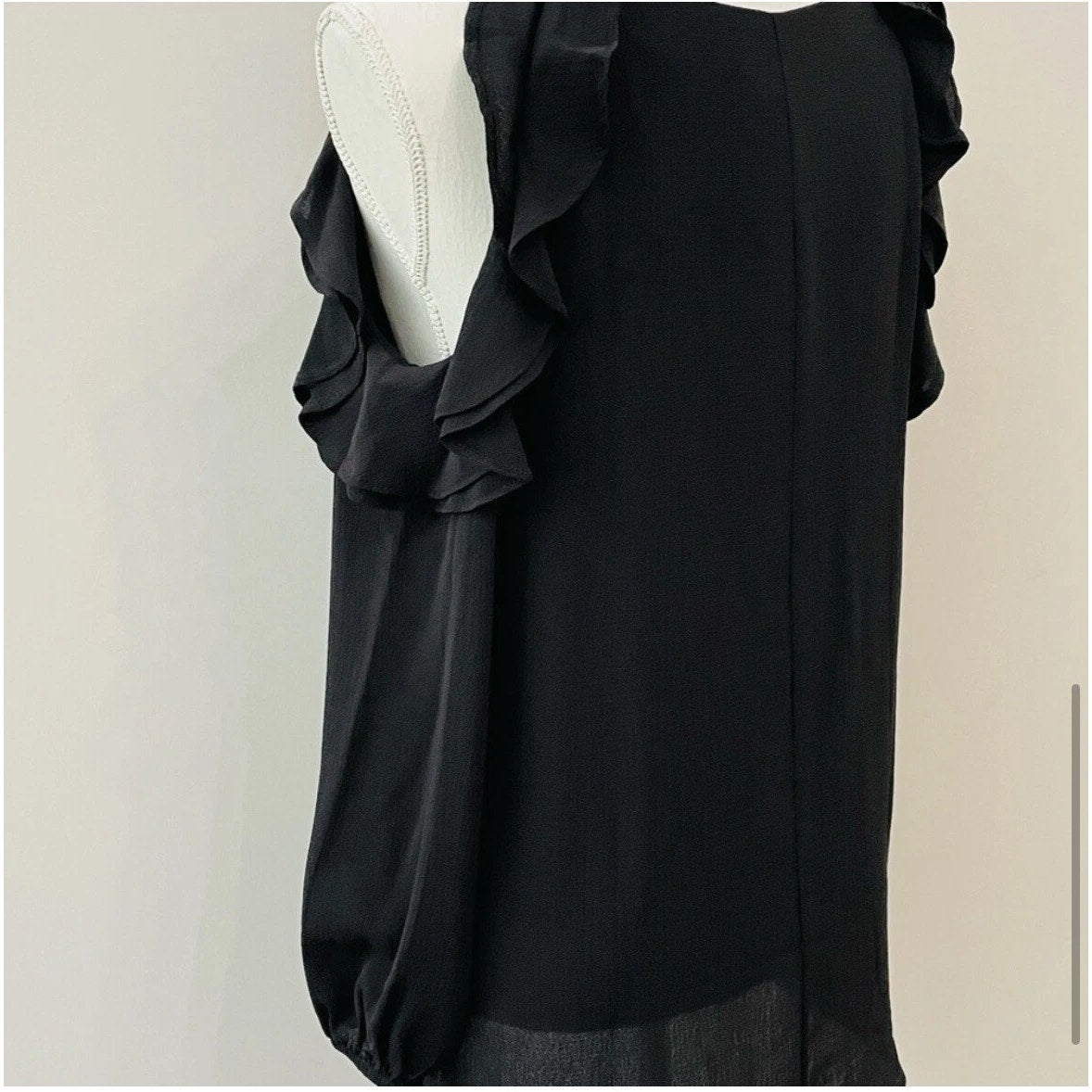 1406 - Umgee Long Sleeve Cold Shoulder Blouse - Large