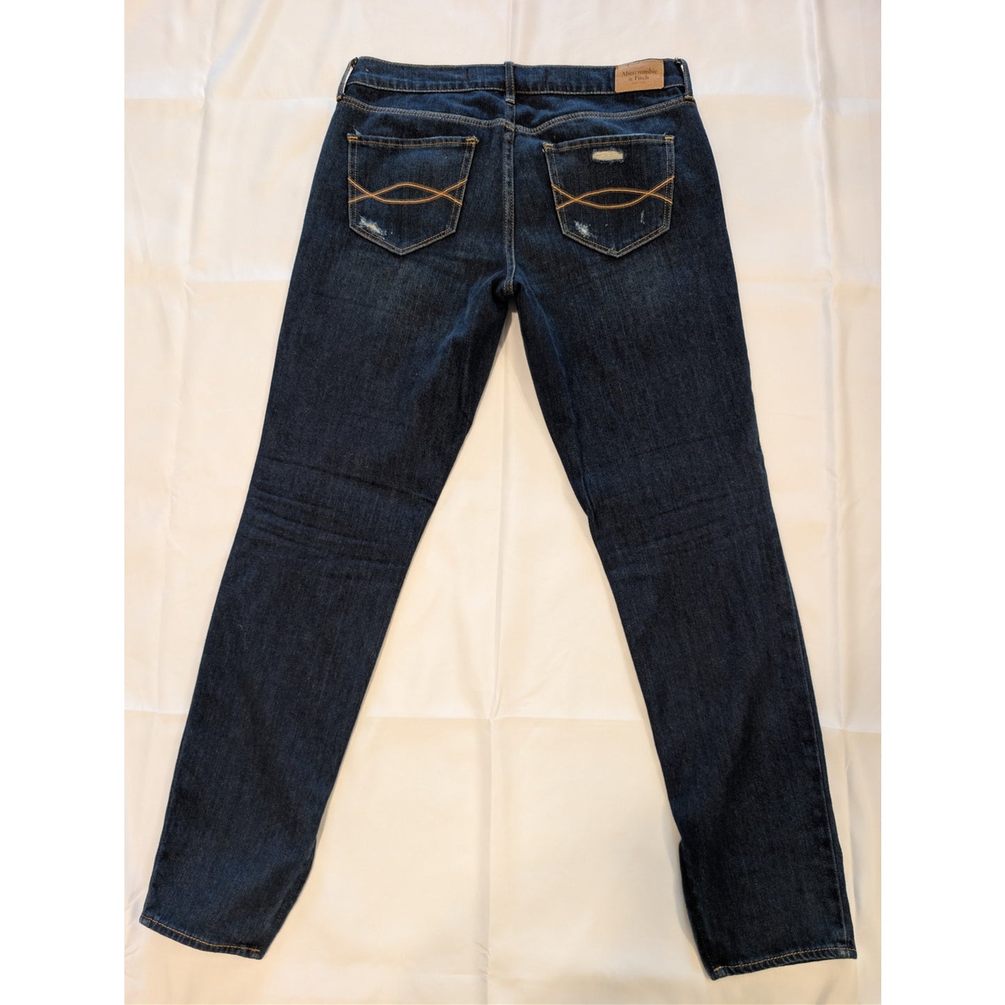 1024 - Abercrombie & Fitch Zippered Ankle Jeans - Size 6 W28