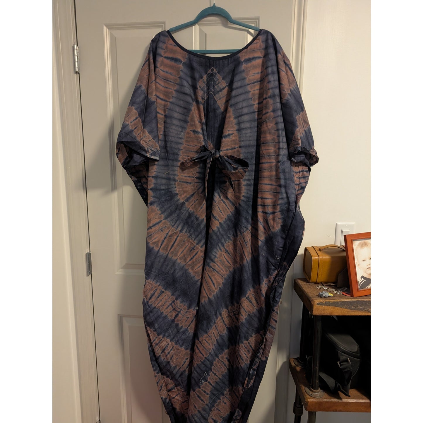 1532 - Blue and Maroon Tie Dye Kaftan - One Size Plus - NWOT