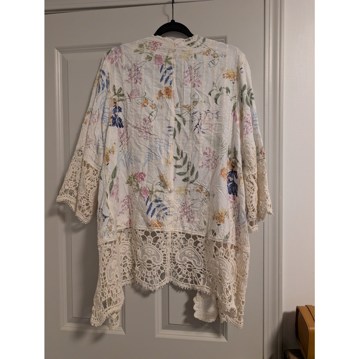 1483 - Solitaire Embroidered and Floral Print Kimono Jacket - 1XL - NWT