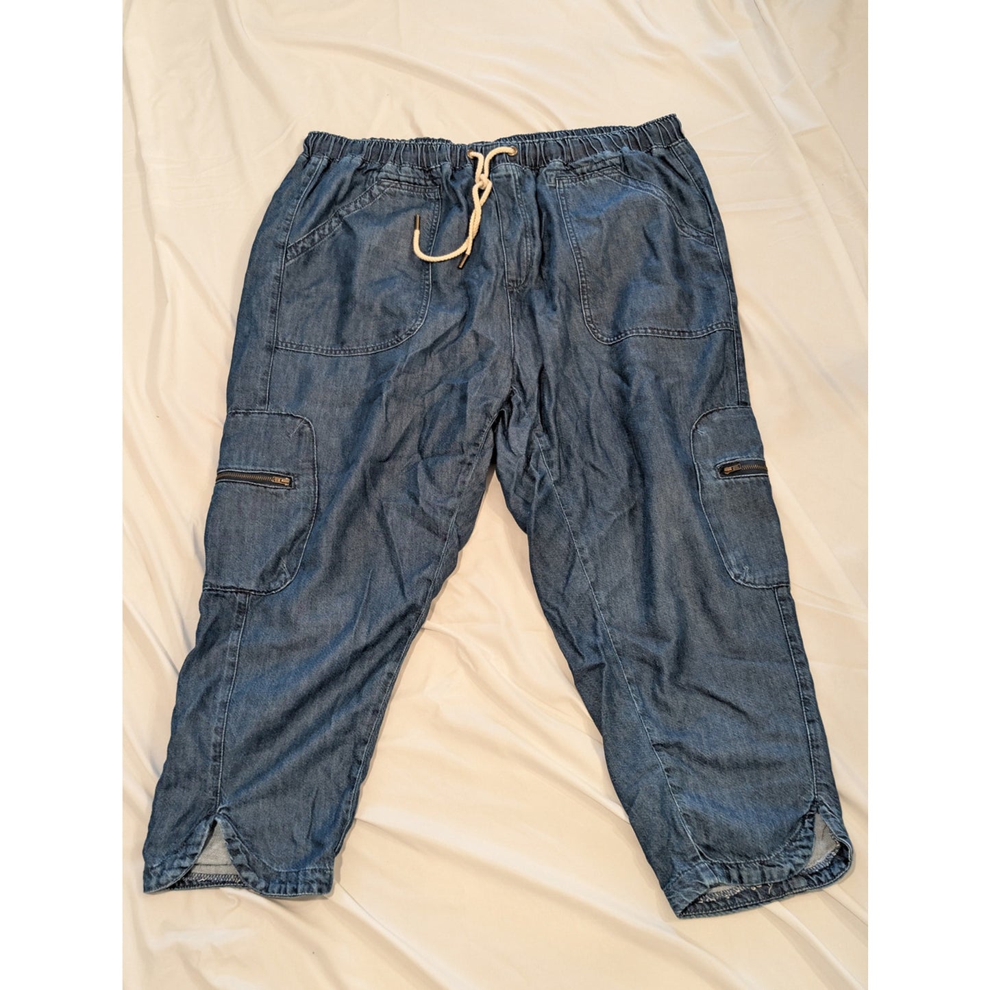 1032 - Pilcro by Anthropologie Cargo Denim Drawstring Capri