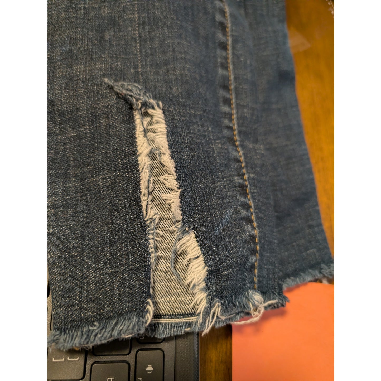 1348 - Judy Blue Distressed jeans - Size 7
