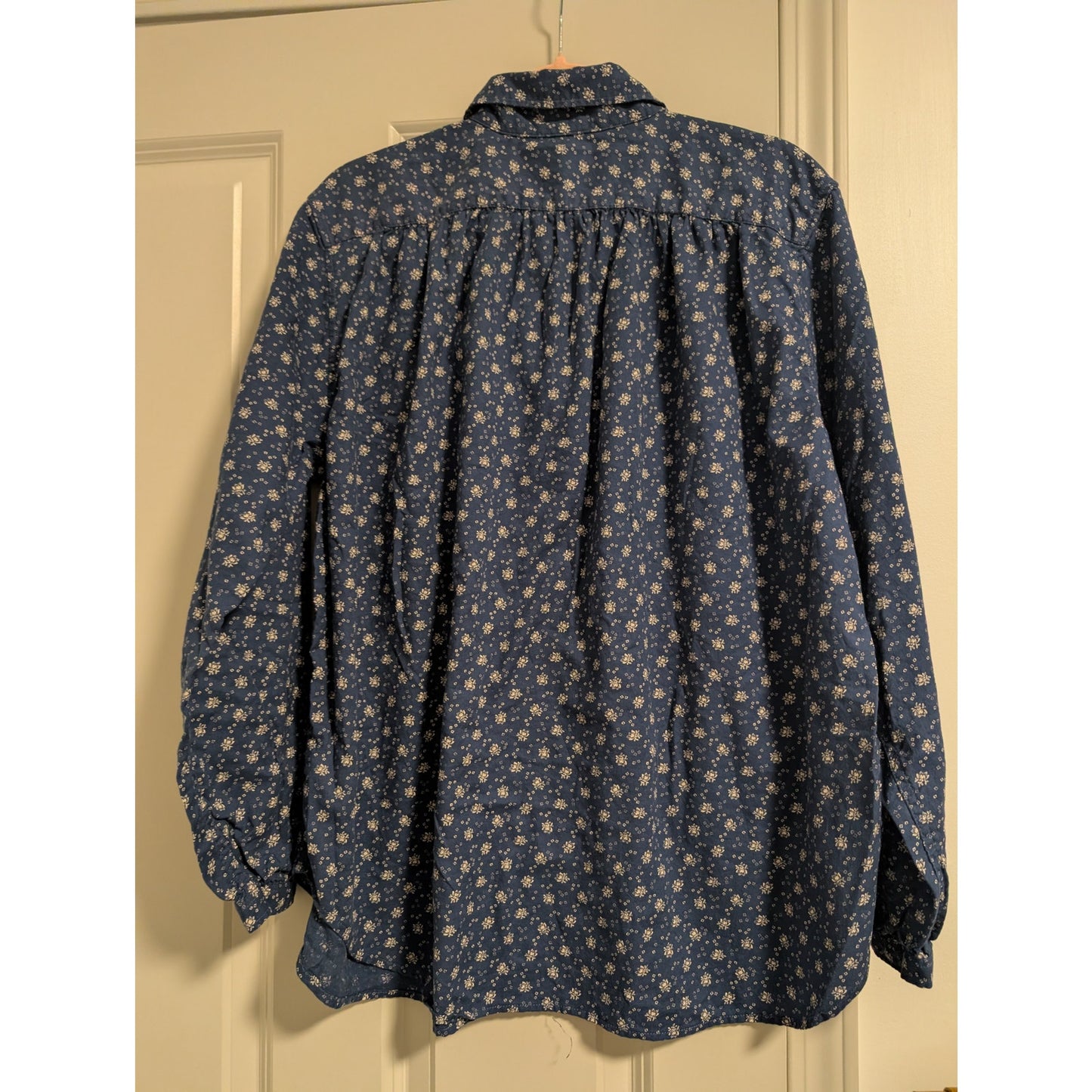 1509 - Chaps Blue Partial Button Down Shirt with floral print - XL