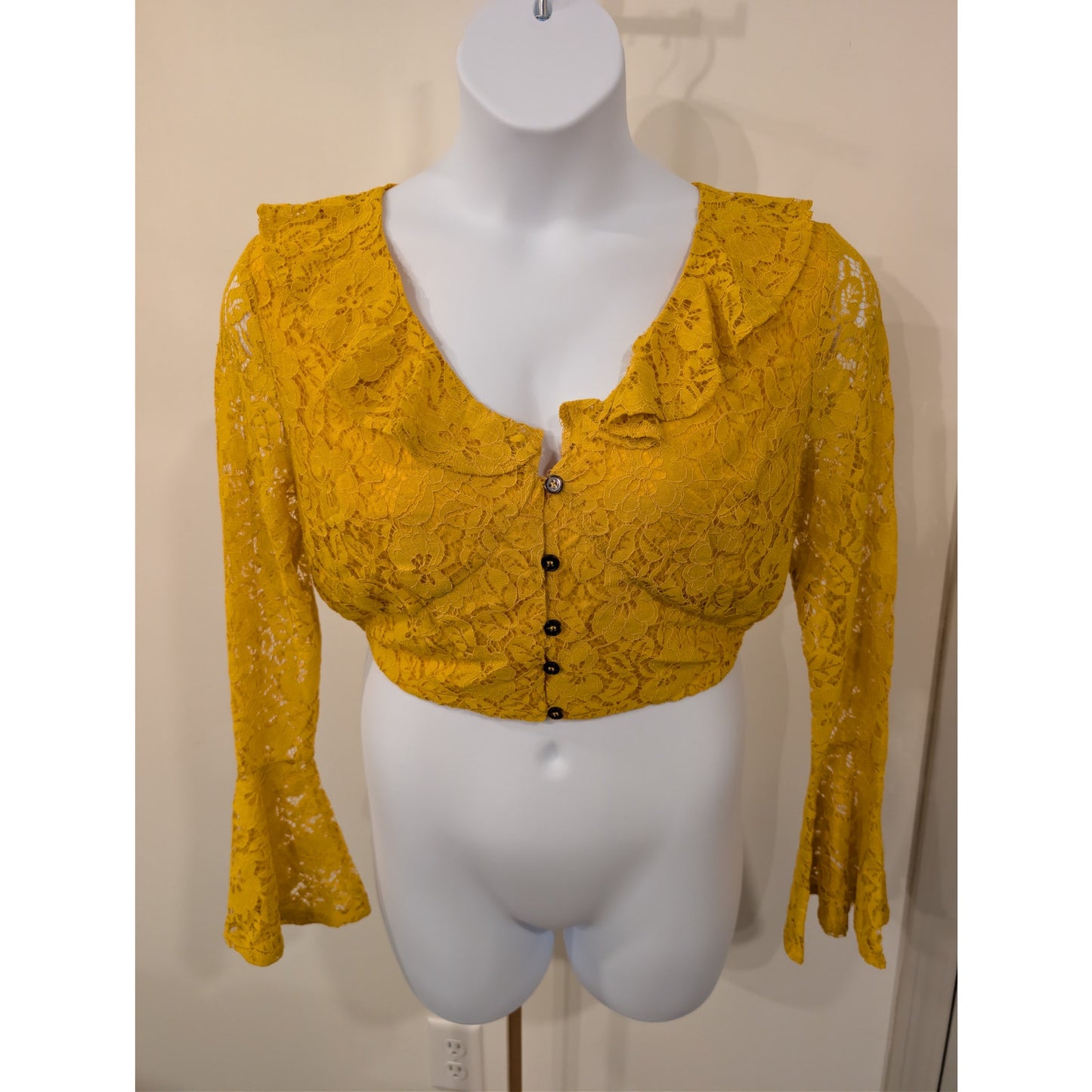 1429 - Mustard Yellow Lace Crop Top - S/M/L - NWT