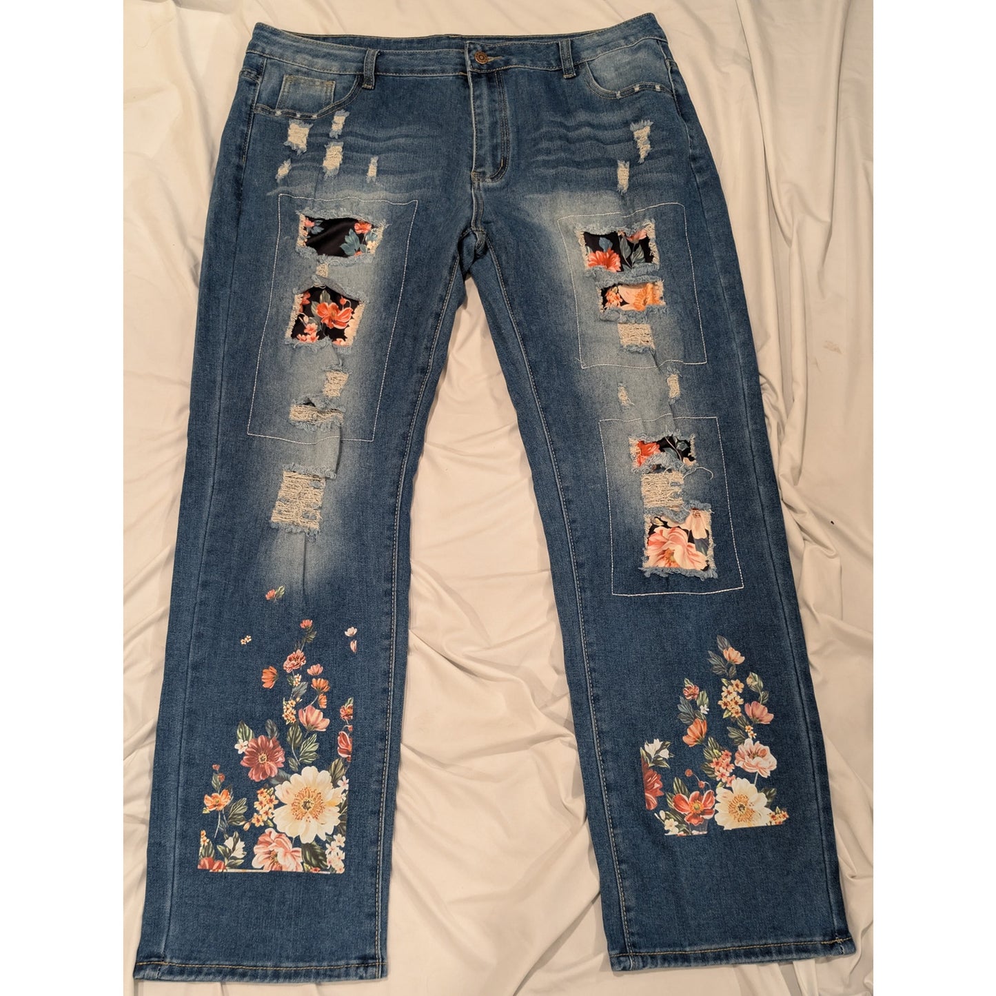 1310 - Distressed High Rise Straight Leg Jeans With floral design - XXL