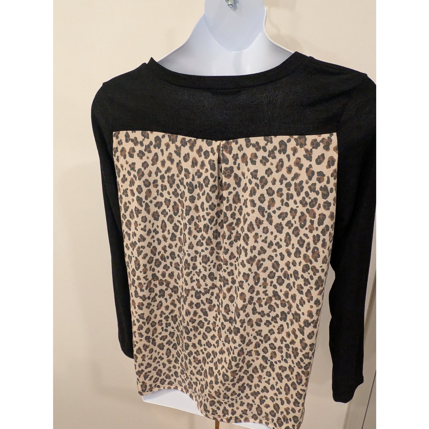 1384 - Heimish Black with Animal Print Light Sweater - 3X - NWOT