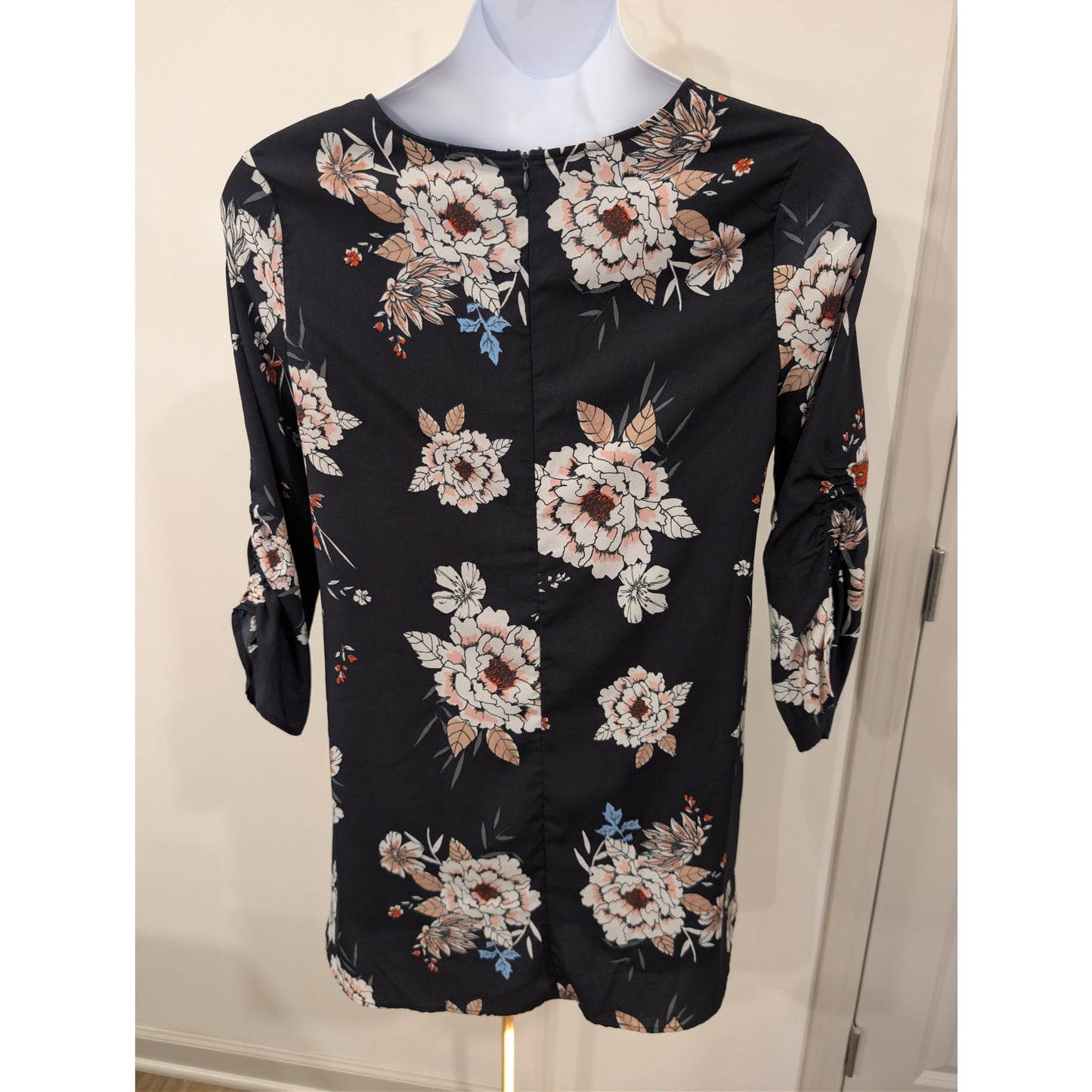 1439 - Umgee Navy with floral print Tunic/Dress - Medium - NWOT