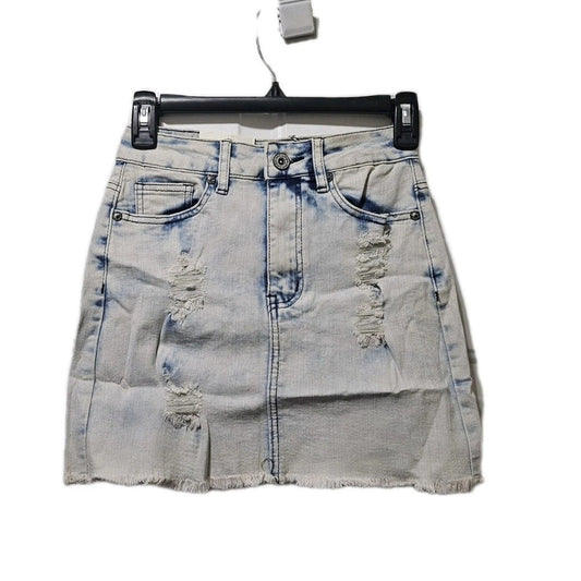 1011 - Umgee Distressed Denim Mini Skirt Light Wash Frayed Hem Size S - Used