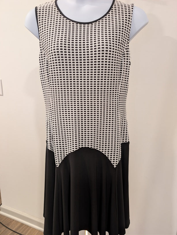 1153 - Joseph Ribkoff Black White Geometric Sleeveless Tunic Dress - Size 18