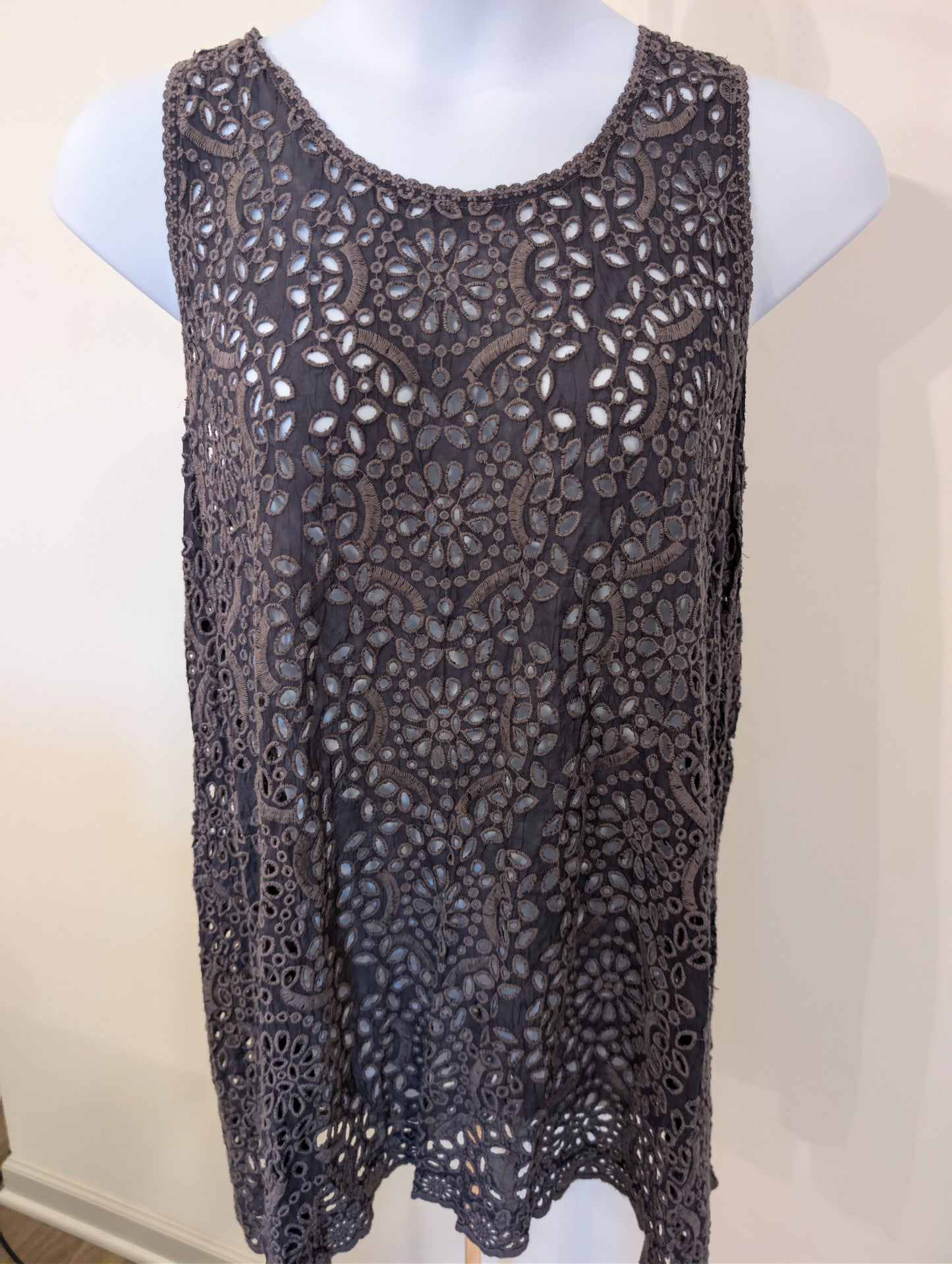1159 - Johnny Was Boho Lace Sleeveless Tunic Top Floral Cutout Black Gray - XL