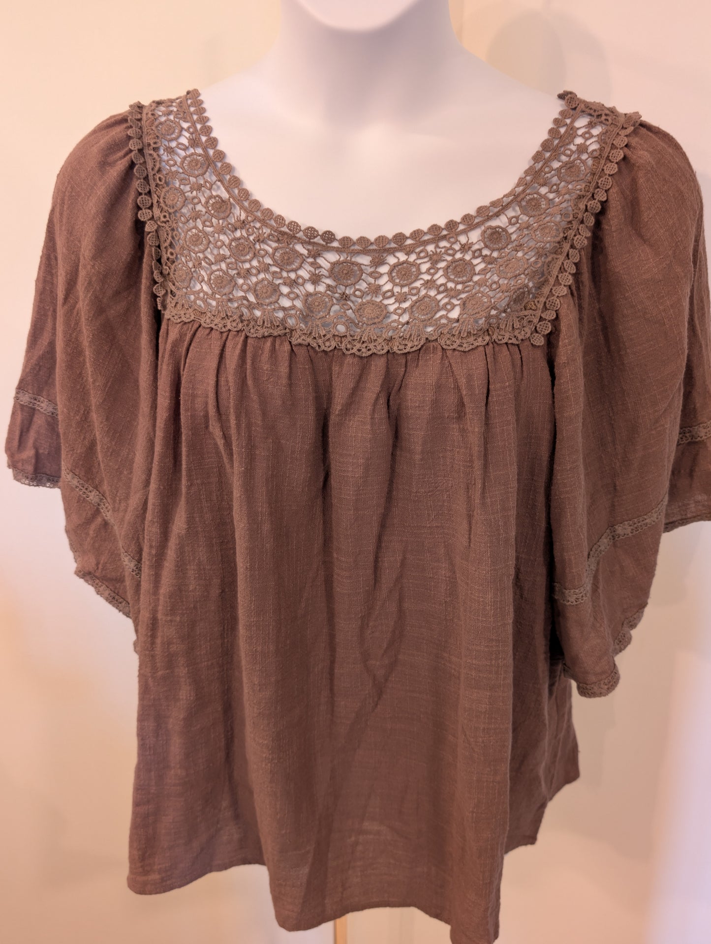 1161 - Entro Boho Lace Peasant Blouse Brown Sheer Flutter Sleeve Womens - Medium