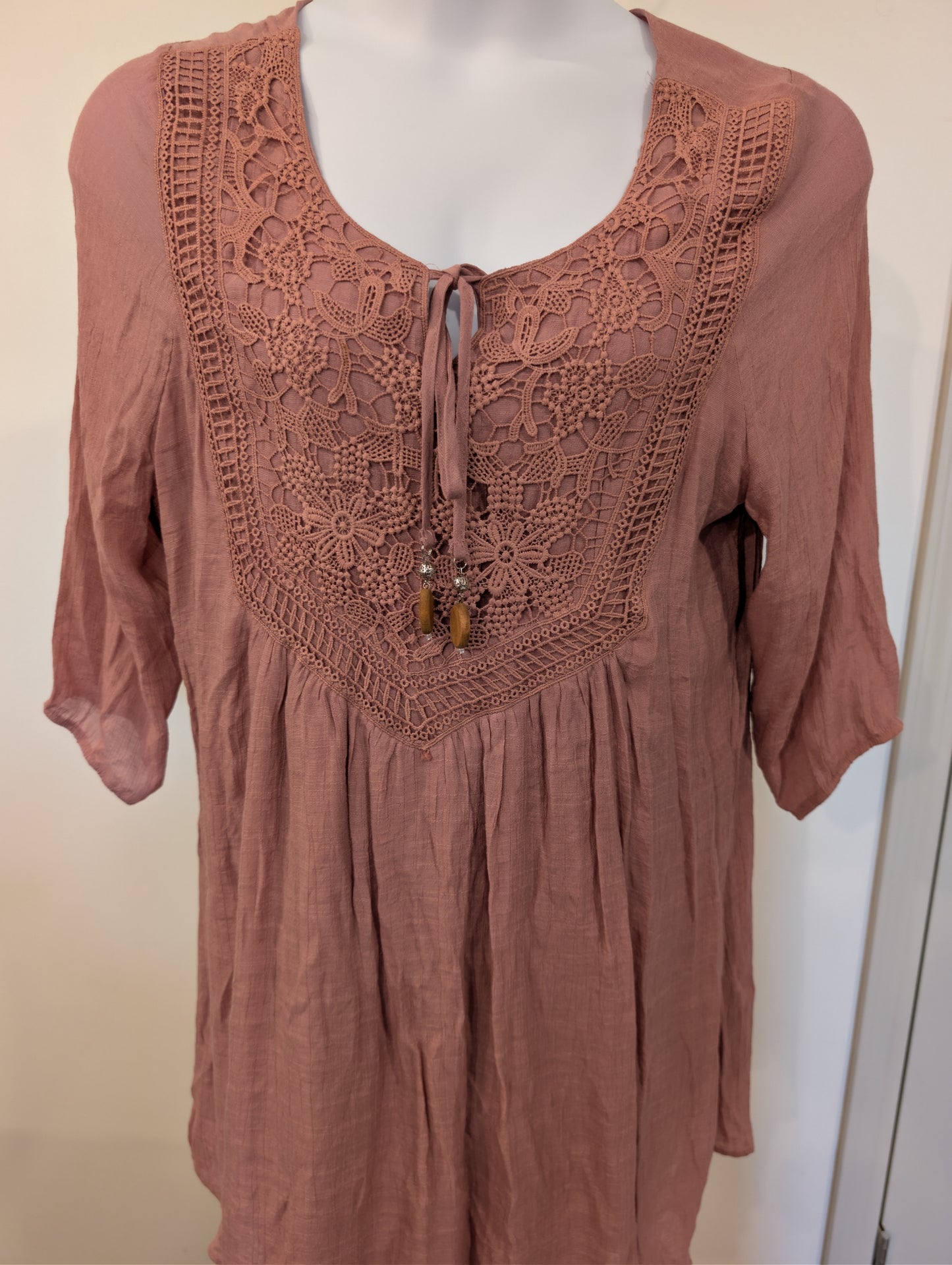 1173 - Indigo Rose Boho Crochet Lace Tunic Blouse Mauve 3 4 Sleeve - Size XL