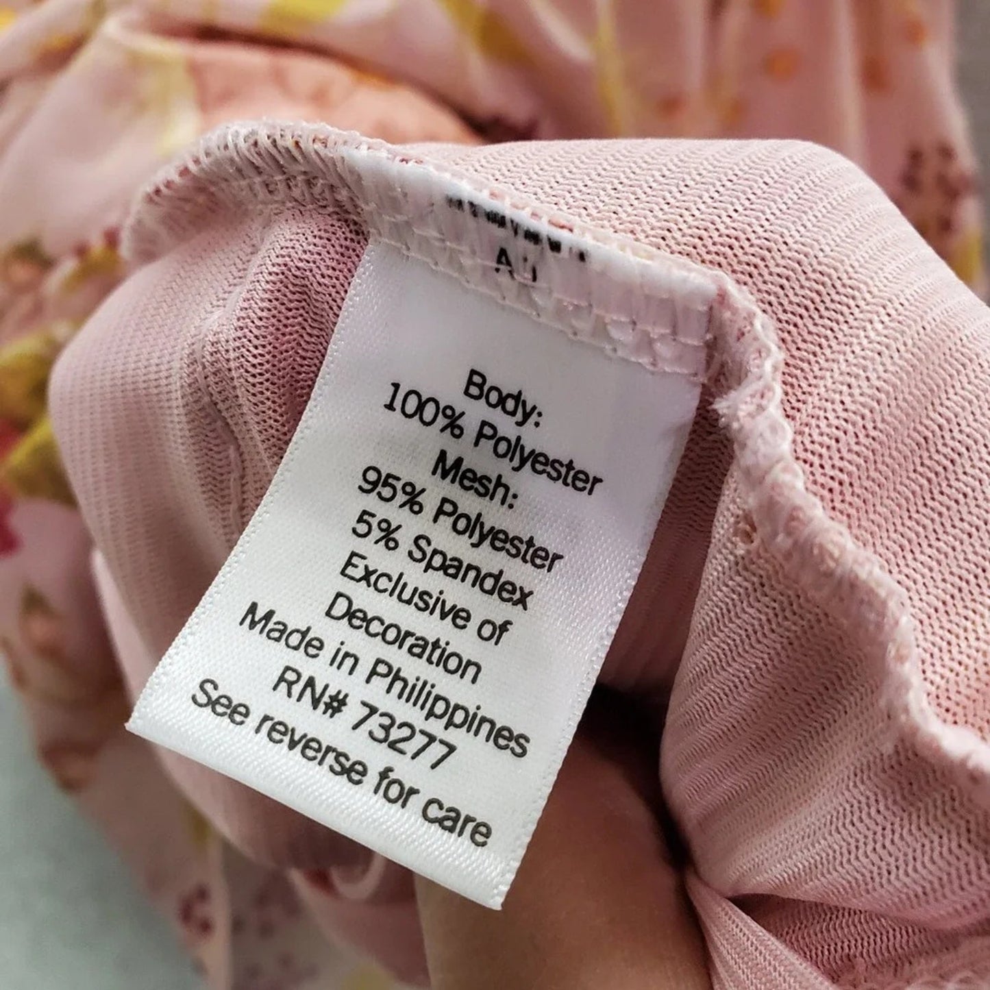 1113 - Lauren Conrad Pink Floral Tiered Ruffle Blouse Womens - NWT - Size M