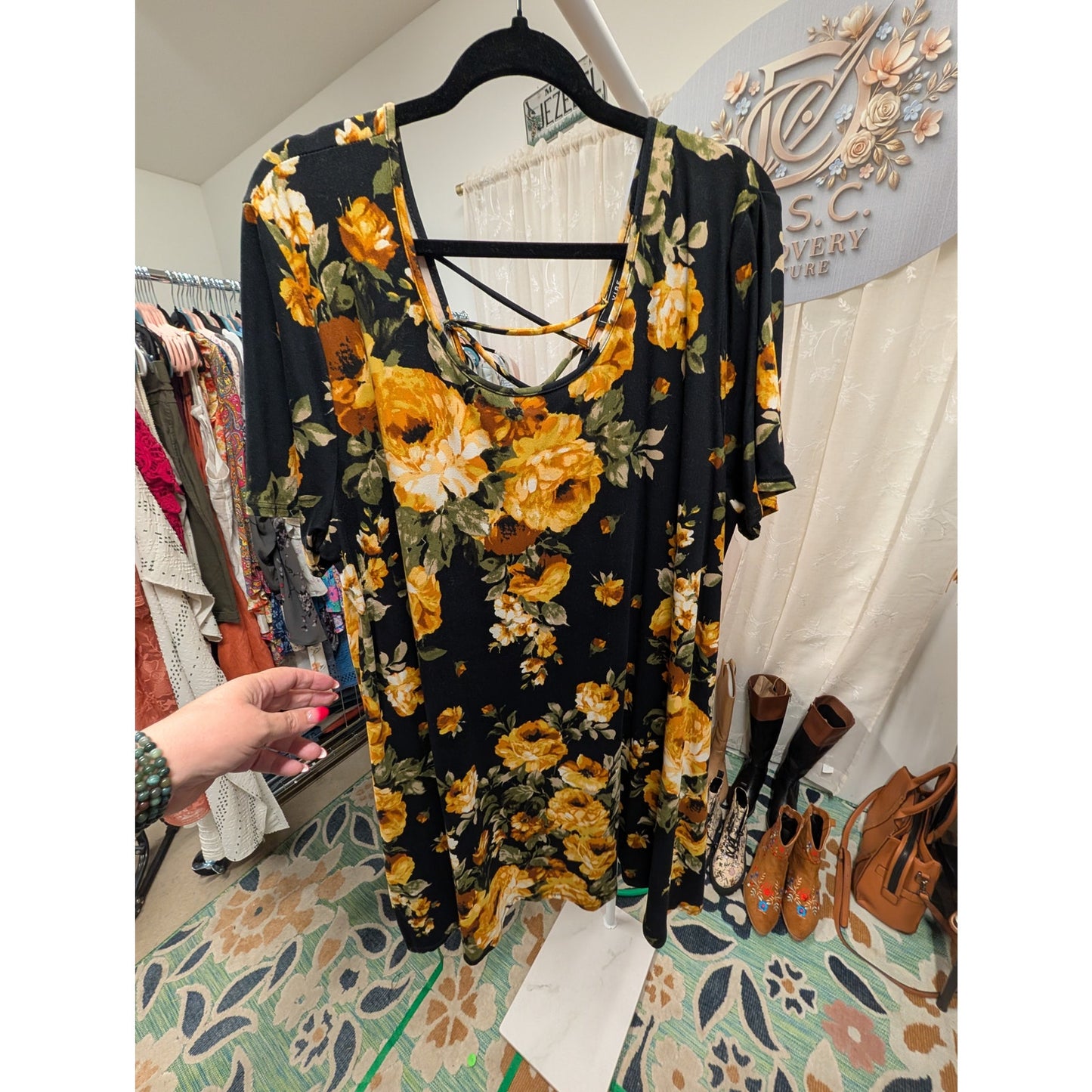 1454 - Vibe Cute Black Dress with Yellow roses - 3x