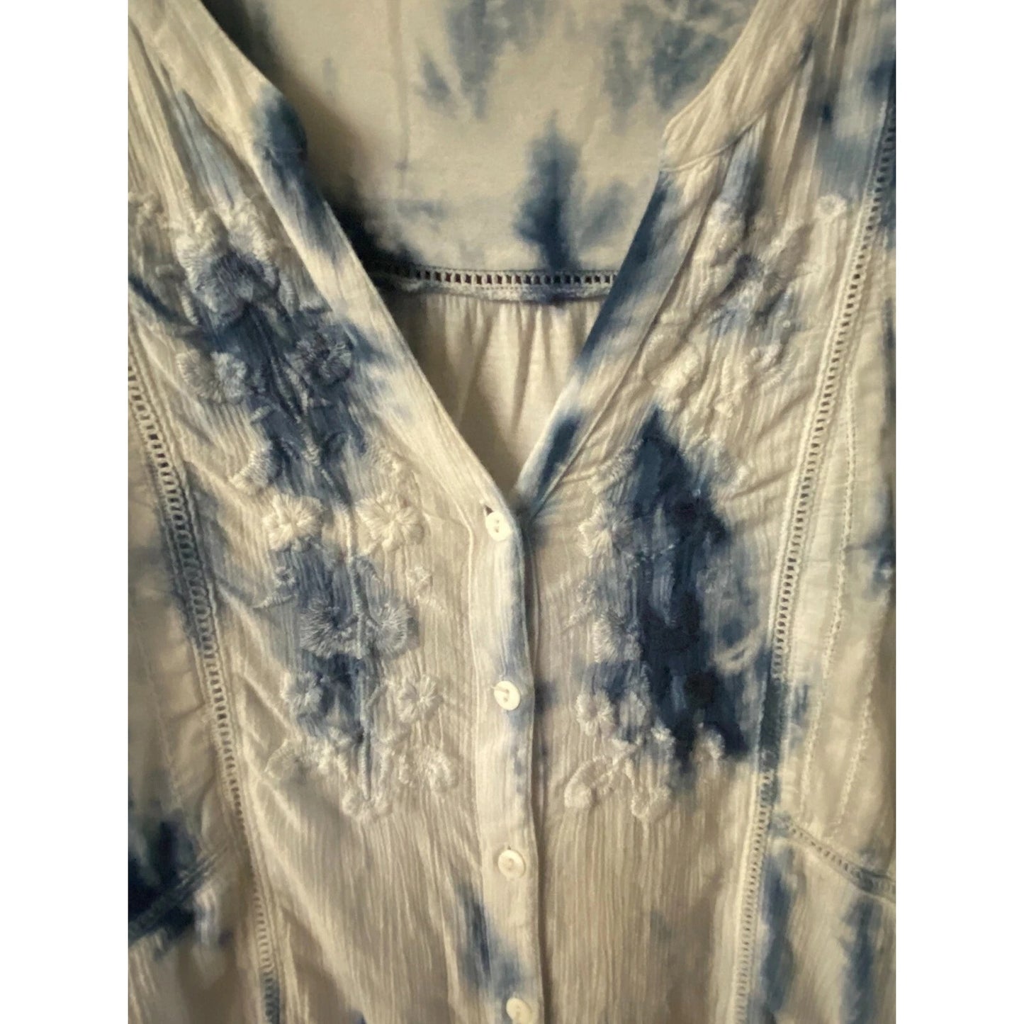1261 - Vintage America Tie Dye - XL Embroidered and Crochet