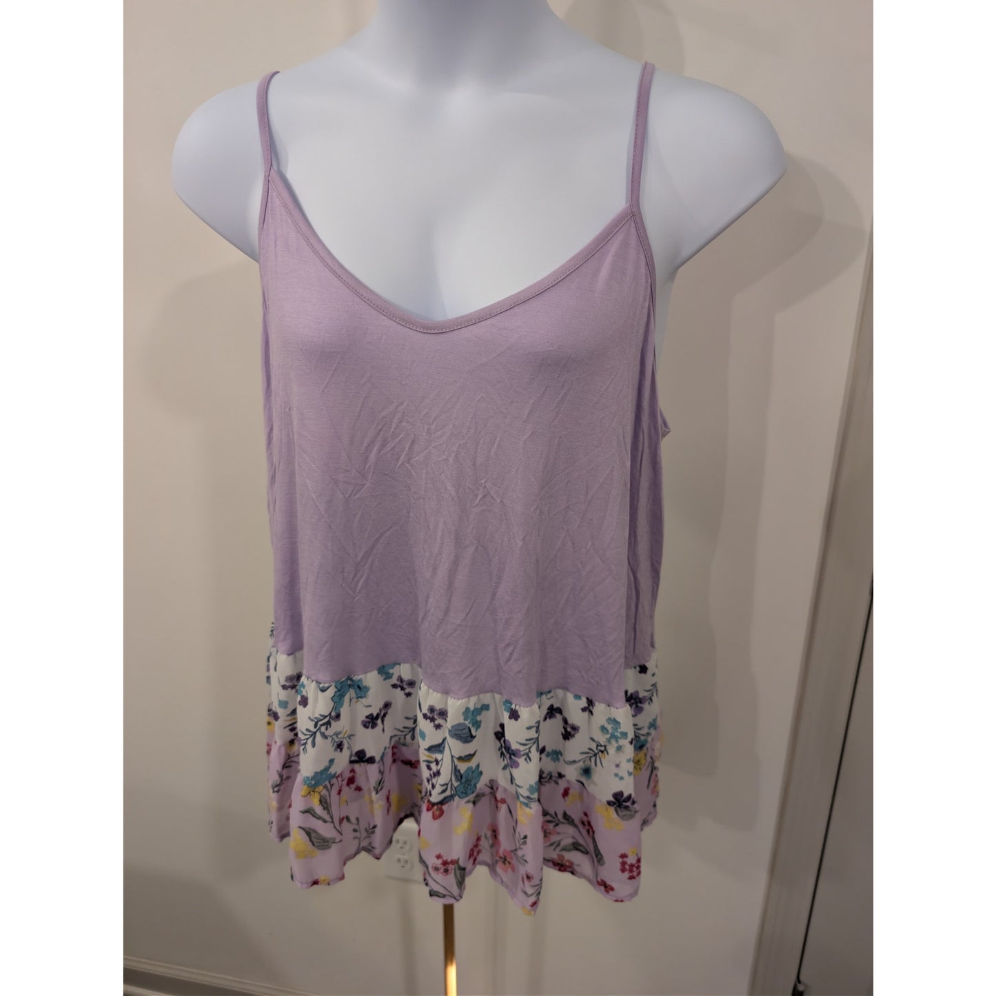 1442 - I Clique Tank with floral ruffle - Size 2X - NWOT
