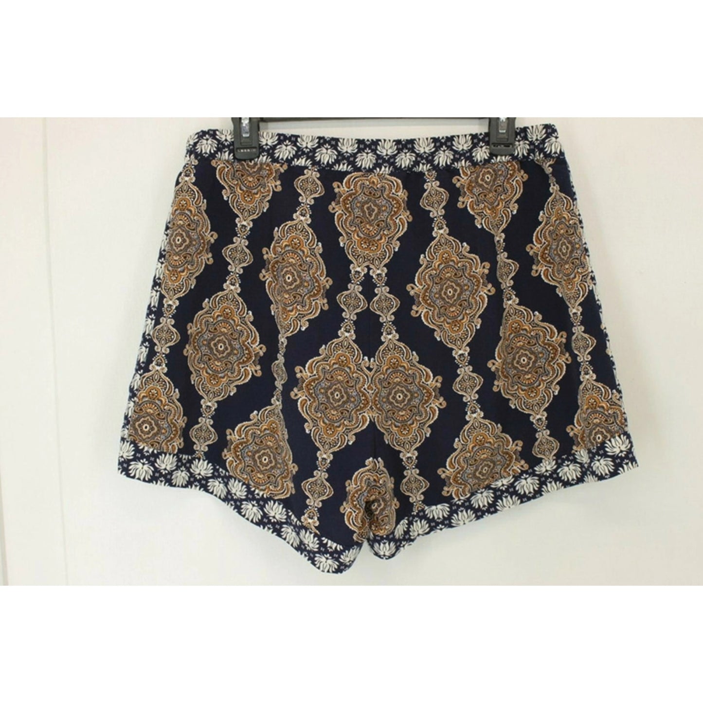 1105 - H & M Boho Paisley Print Shorts Navy Cream Gold Size 12