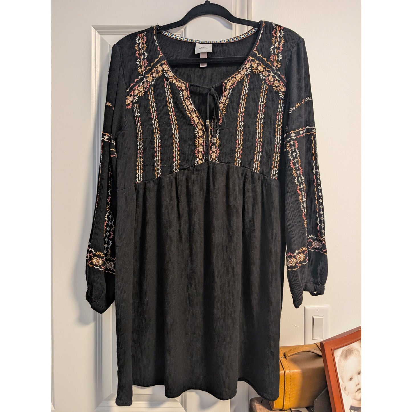 1464 - Knox Rose Black Embroidered Tunic - XL*