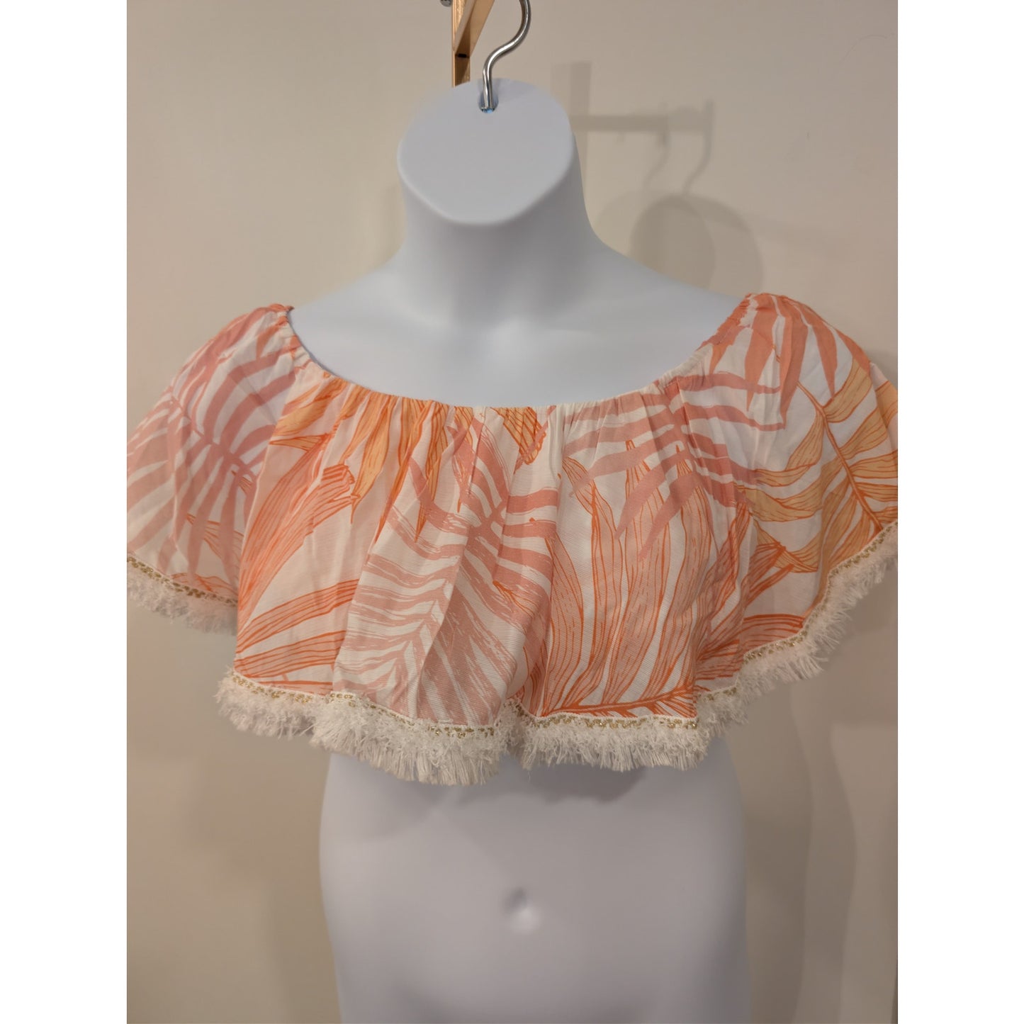1426 - Gorgeous Crop Top Blouse - White with peach floral - Small - NWOT