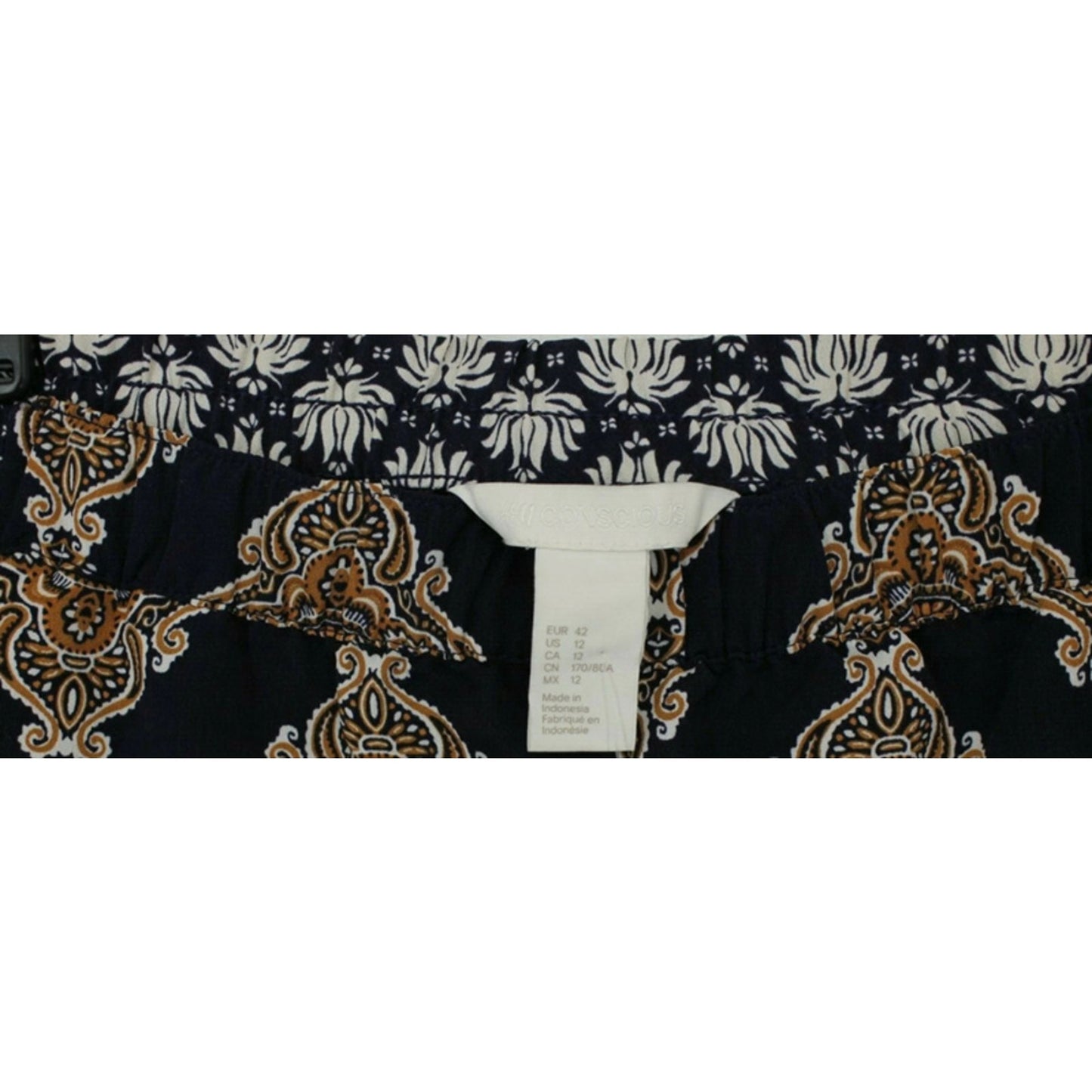 1105 - H & M Boho Paisley Print Shorts Navy Cream Gold Size 12