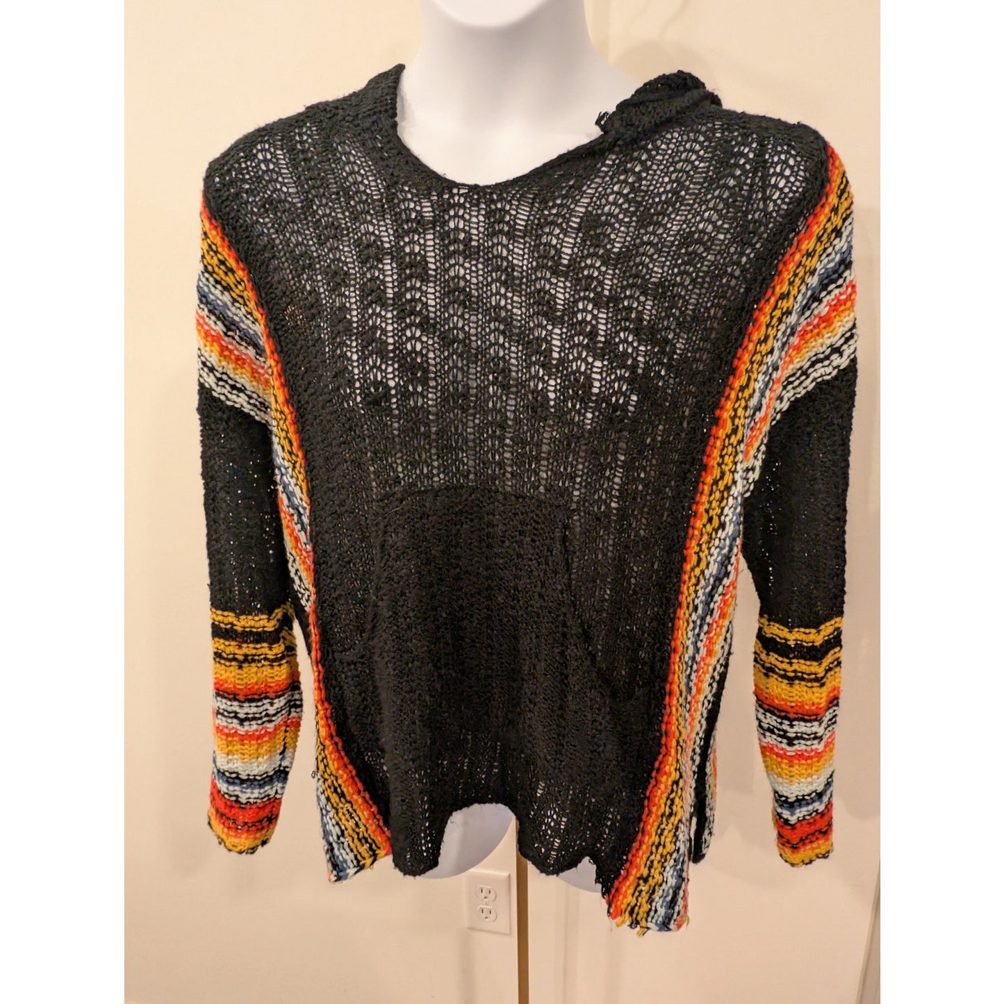 1377 - Easel Open Knit Hoodie with Kangaroo pouch - Small - Oversized