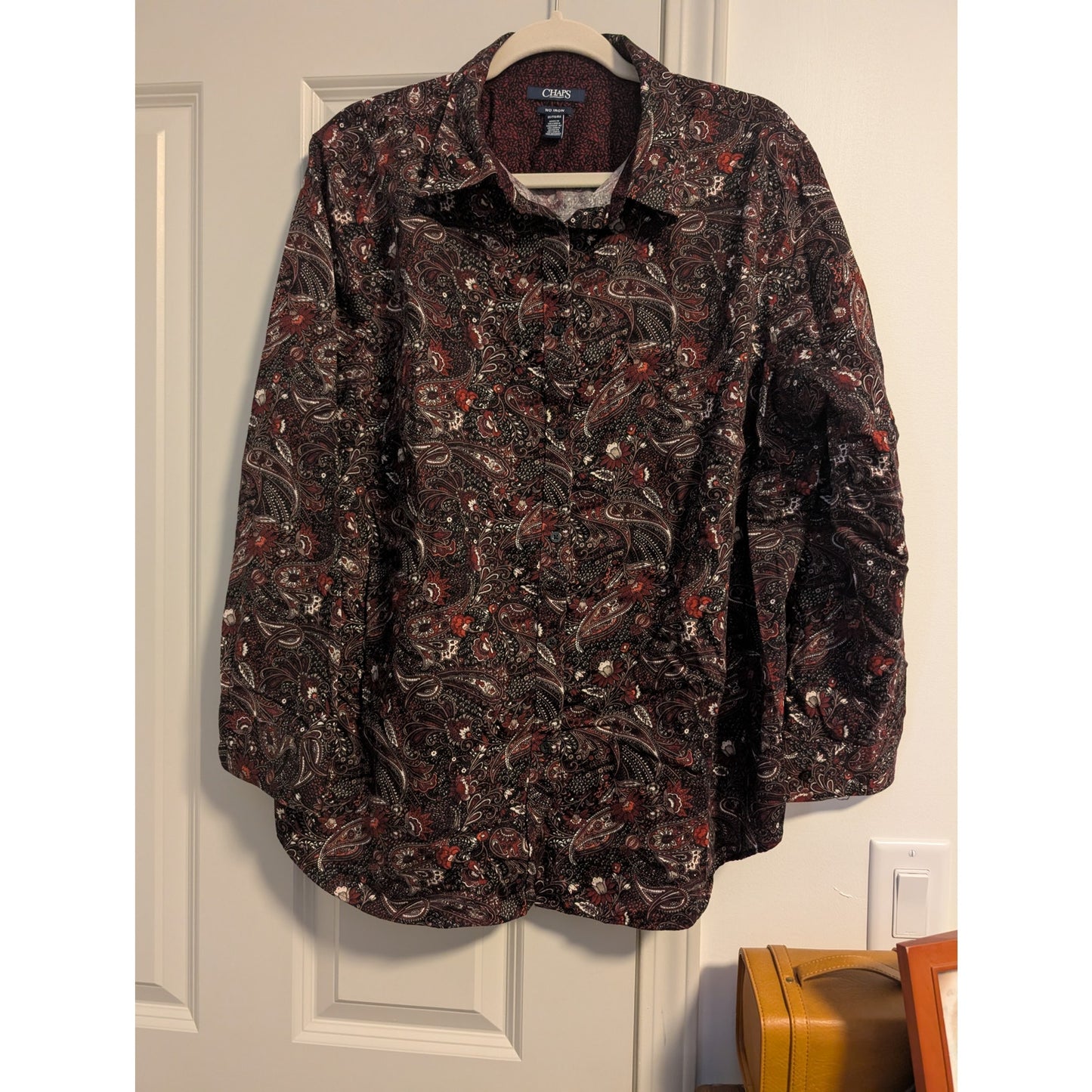 1528 - Chaps Black Western shirt with Floral pattern in wine color - 1XL