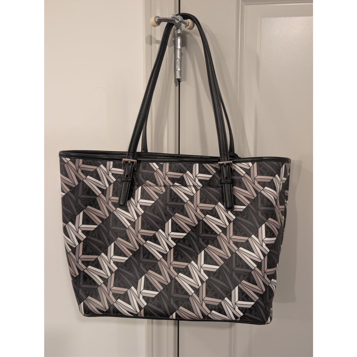 1366 - Michael Kors Jet Set Charm Medium Graphic Logo Carryall Tote Bag - NWT