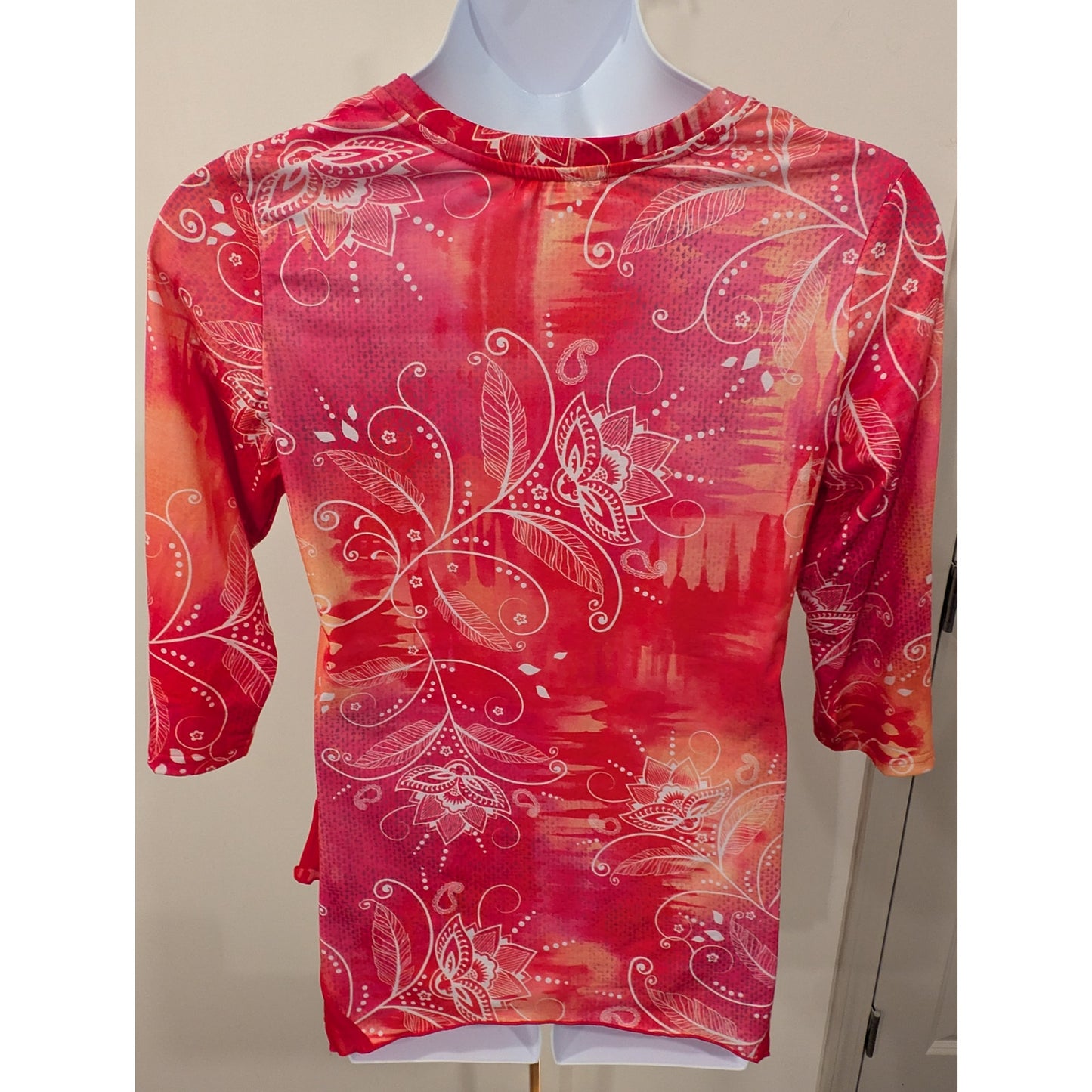 1386 - Indigo Soul Sf Bright Print Shark Bite Pink - Small - NWT