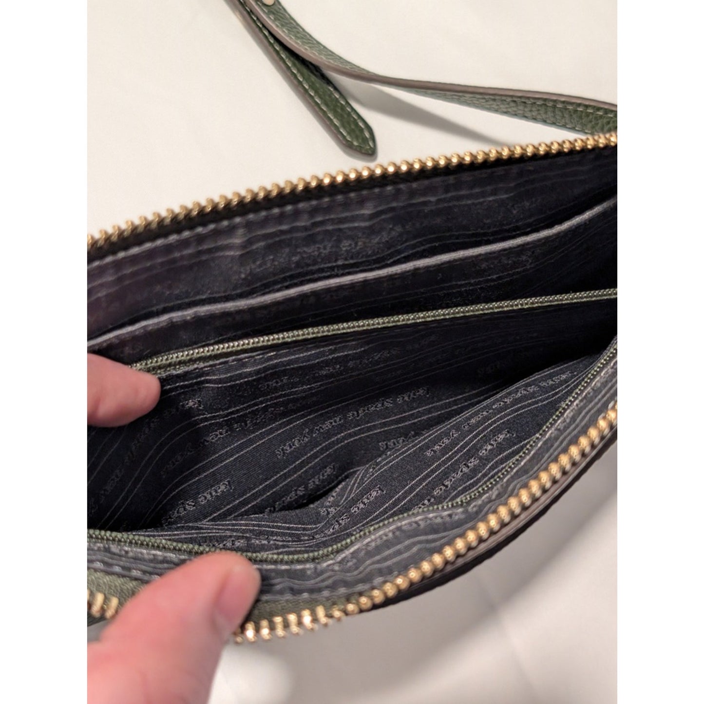 1065- Kate Spade Crossbody Wallet Pebbled Leather Green Gold