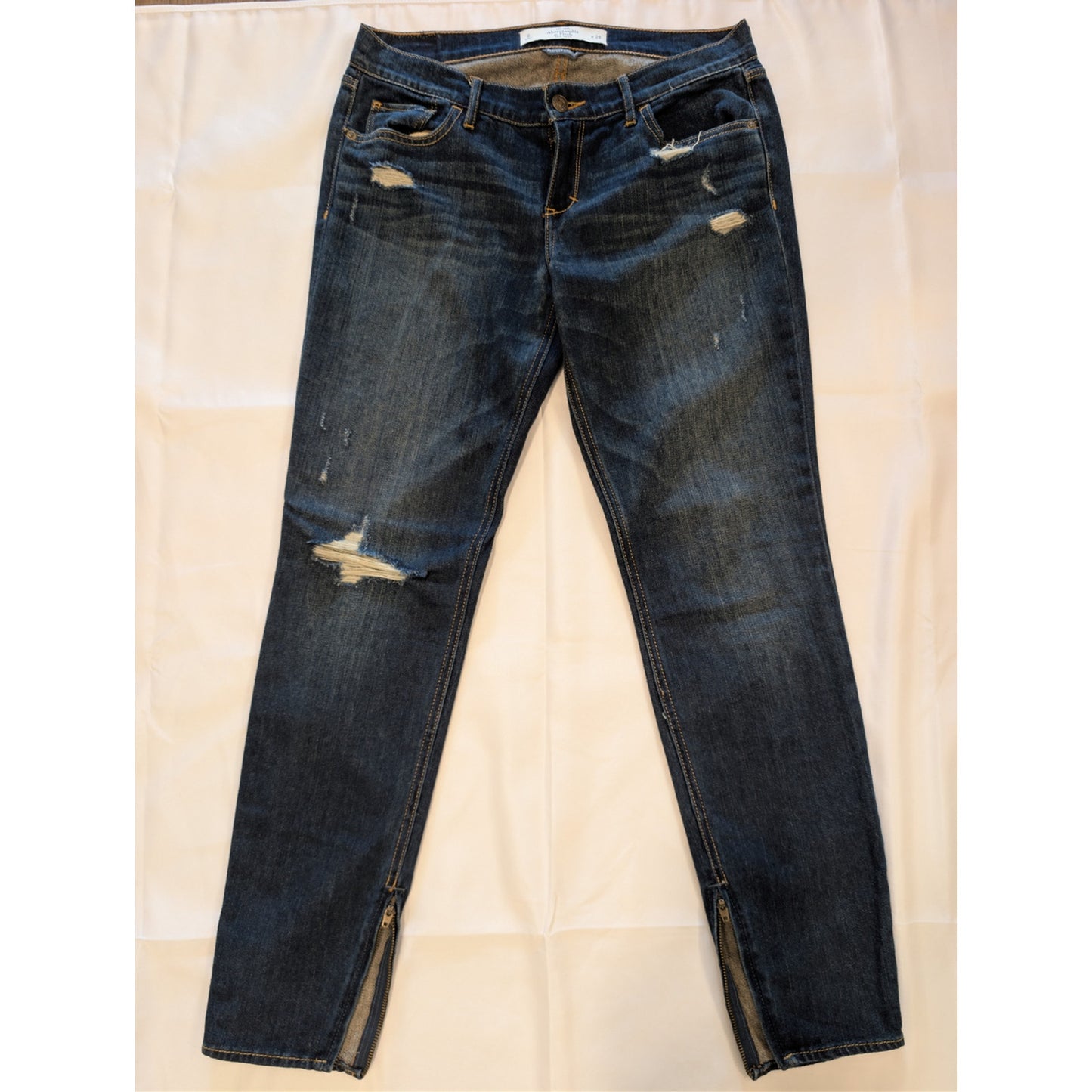 1024 - Abercrombie & Fitch Zippered Ankle Jeans - Size 6  W28