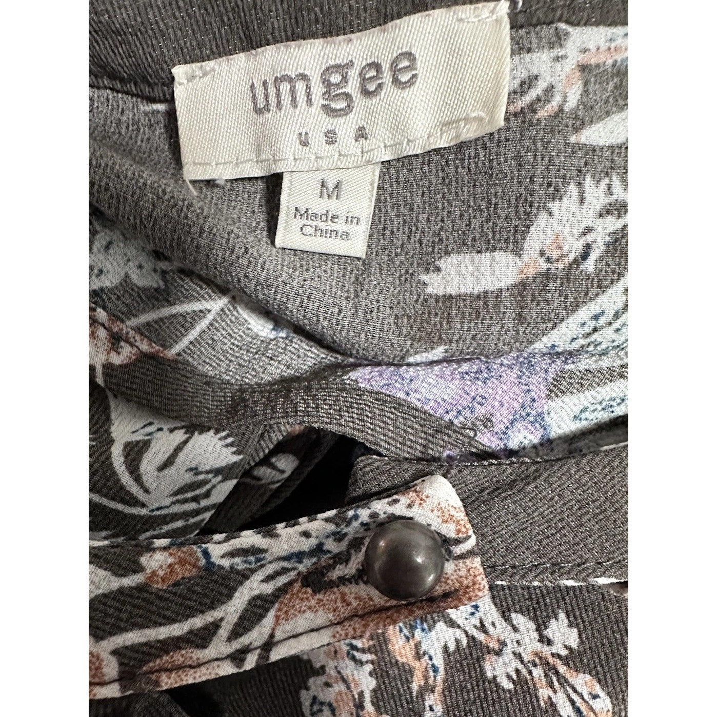 1407 - Umgee Gray Floral dress with buttoned keyhole - Medium