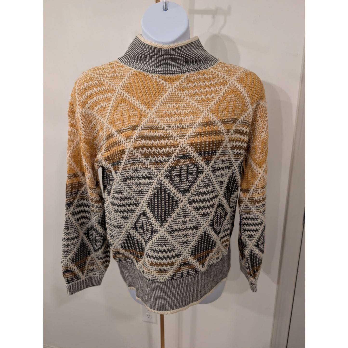 1413 - Hem & Thread Mock Turtle Neck Sweater - NWT - Large