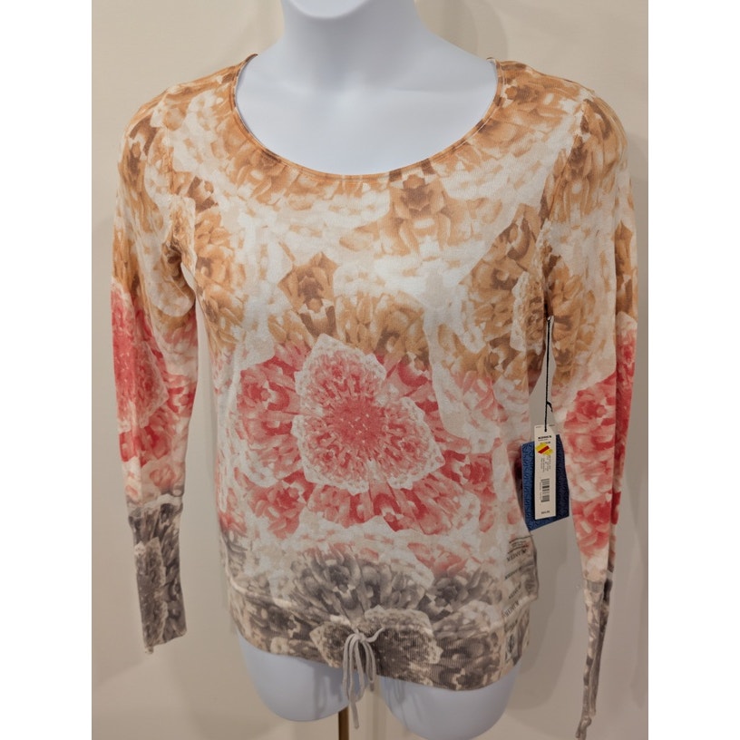 1321 - Simply Vera Beautiful Top - NWT - Size Medium