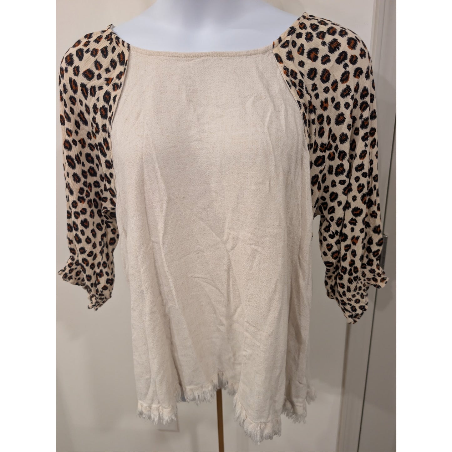 1300 - Umgee Linen Blend Blouse with Animal Print Sleeves - 1XL