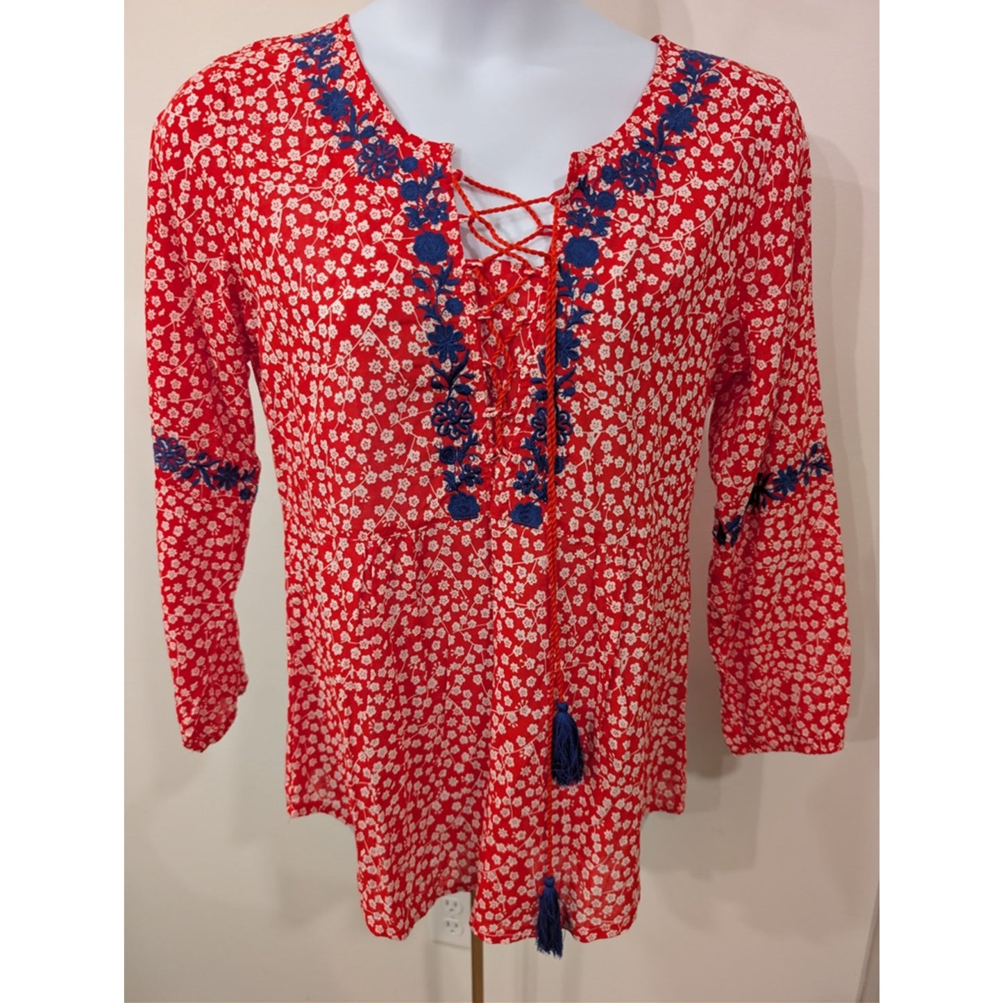 1046 - Solitaire Boho Floral Lace Up Peasant Blouse Red Blue NEW