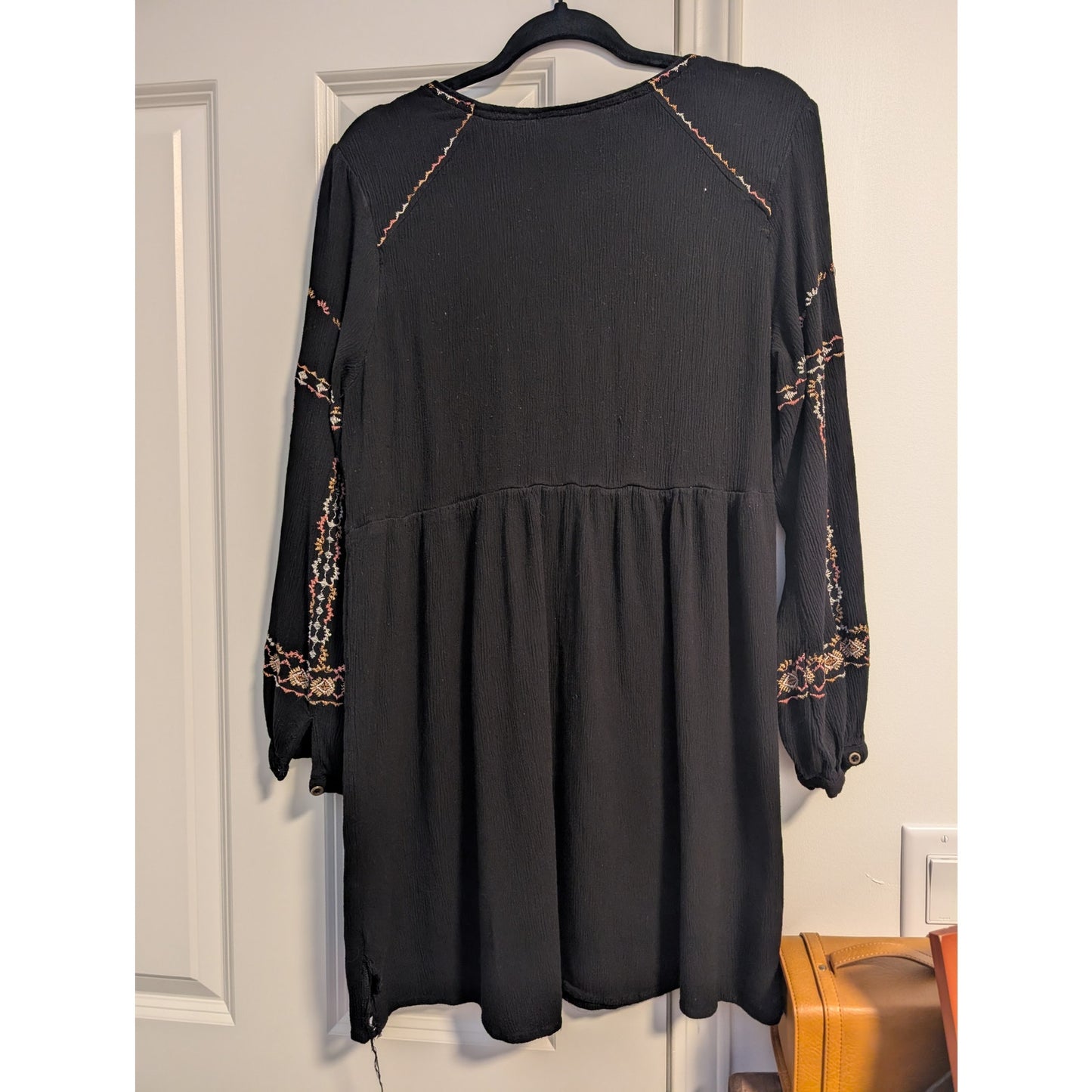 1464 - Knox Rose Black Embroidered Tunic - XL*