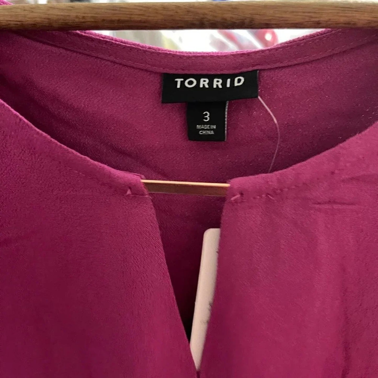 1100-Torrid Magenta Sleeveless Pleated Blouse Keyhole Back Size 3 - NWT