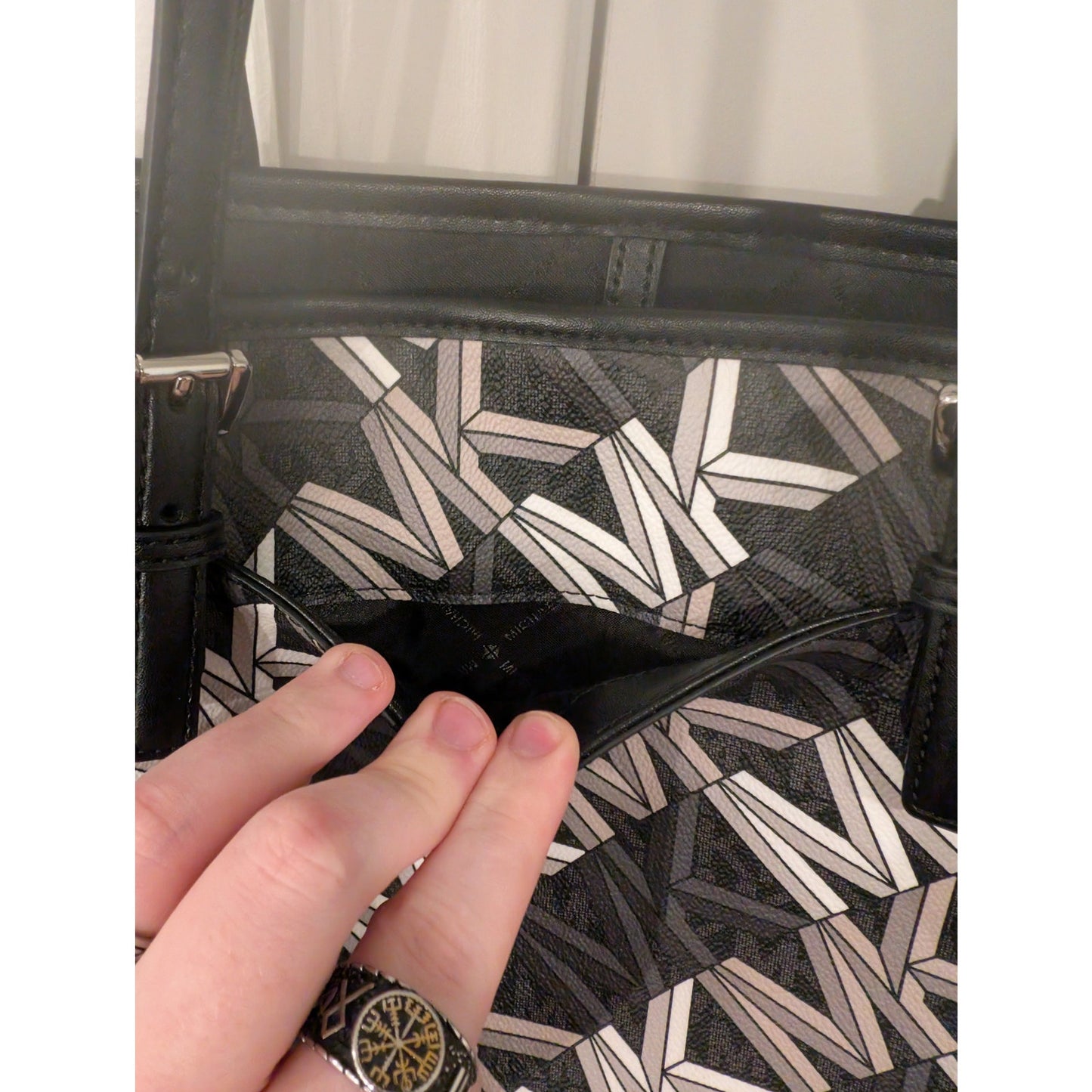 1366 - Michael Kors Jet Set Charm Medium Graphic Logo Carryall Tote Bag - NWT