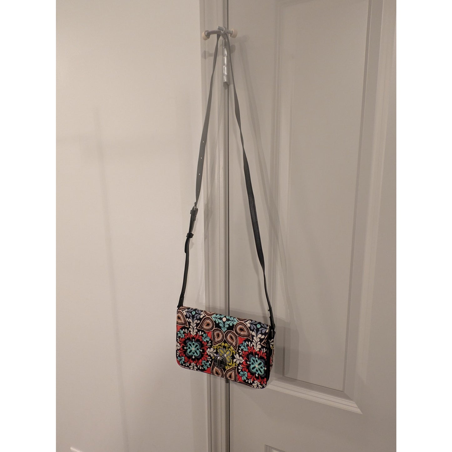 1367 - Vera Bradley Crossbody Purse Sierra Pattern - NWOT