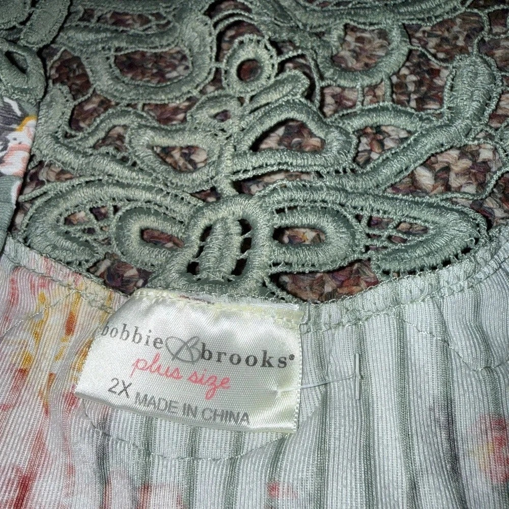 1249-Bobbie Brooks Pullover Top Green Floral Sleeveless Back Cutout‎ Lace-2x