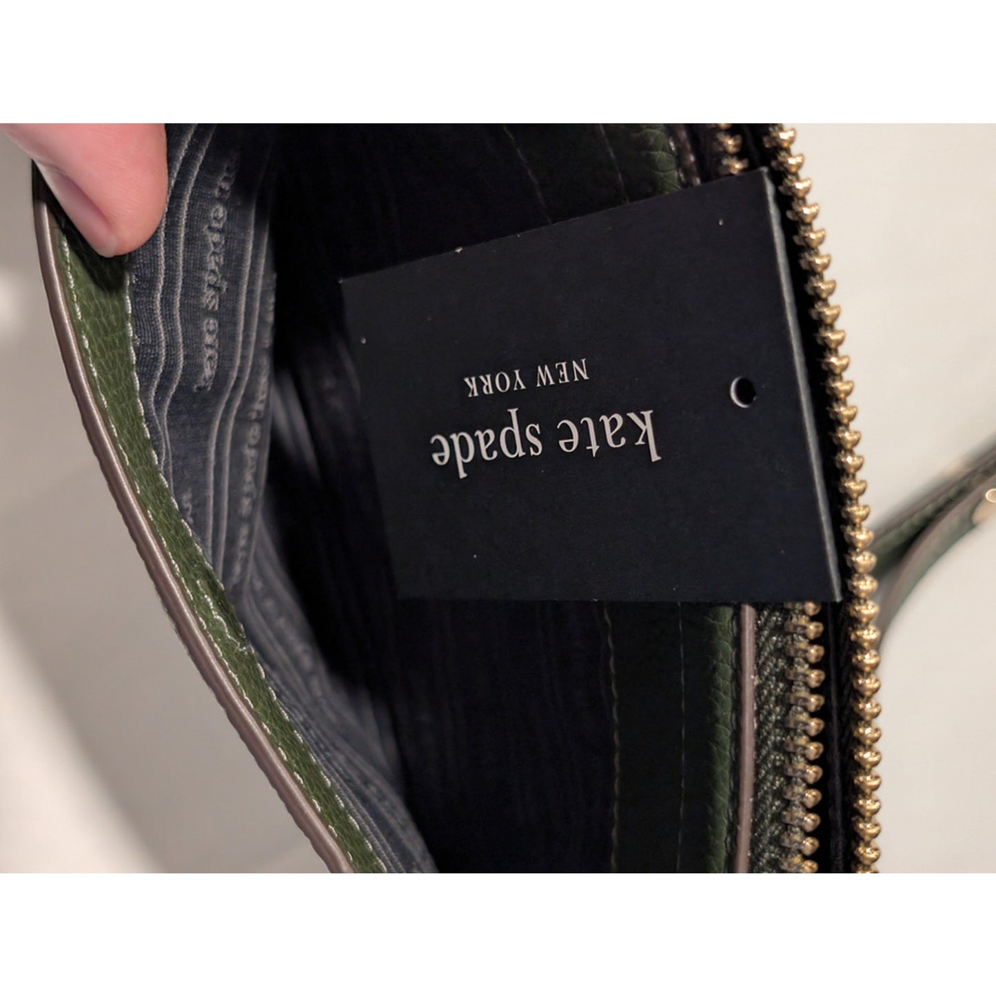 1065- Kate Spade Crossbody Wallet Pebbled Leather Green Gold
