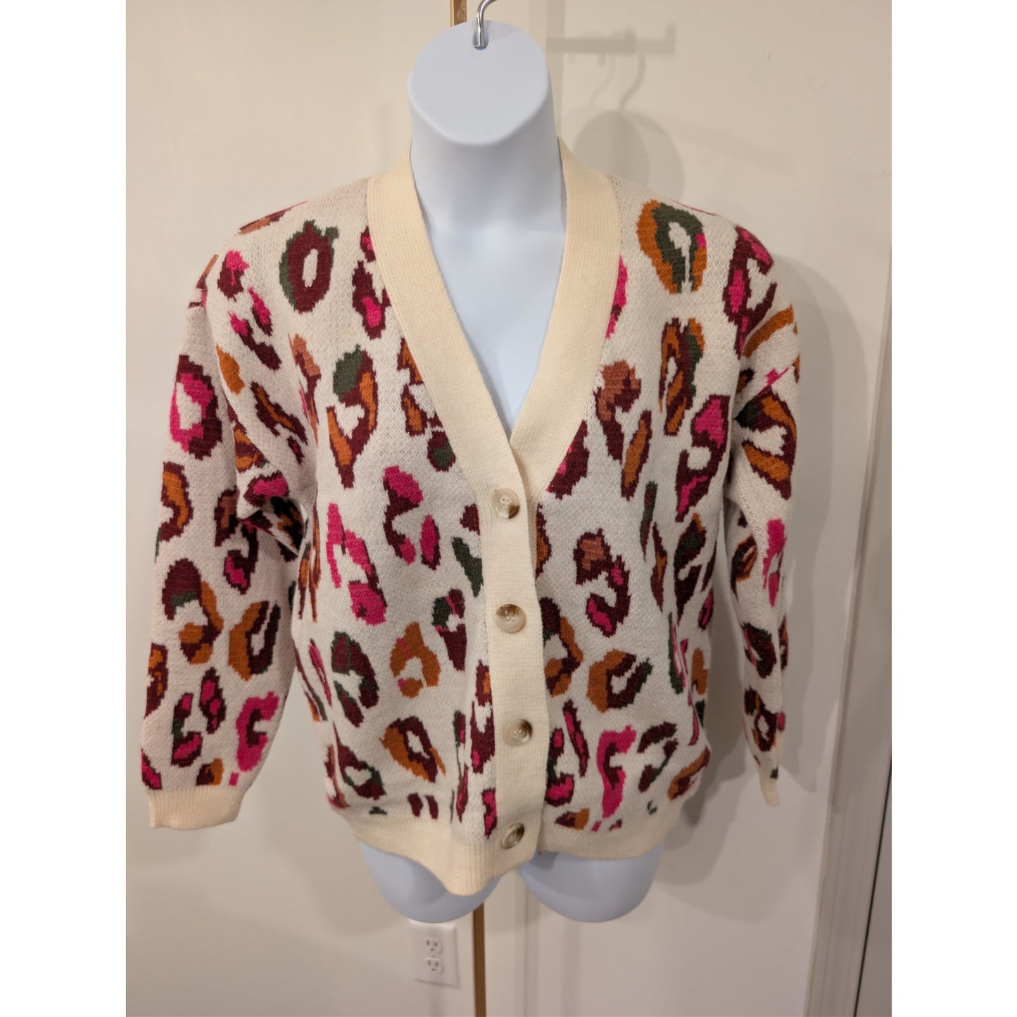 1411 - Entro Cream with Animal Print Cardigan - NWT - Small