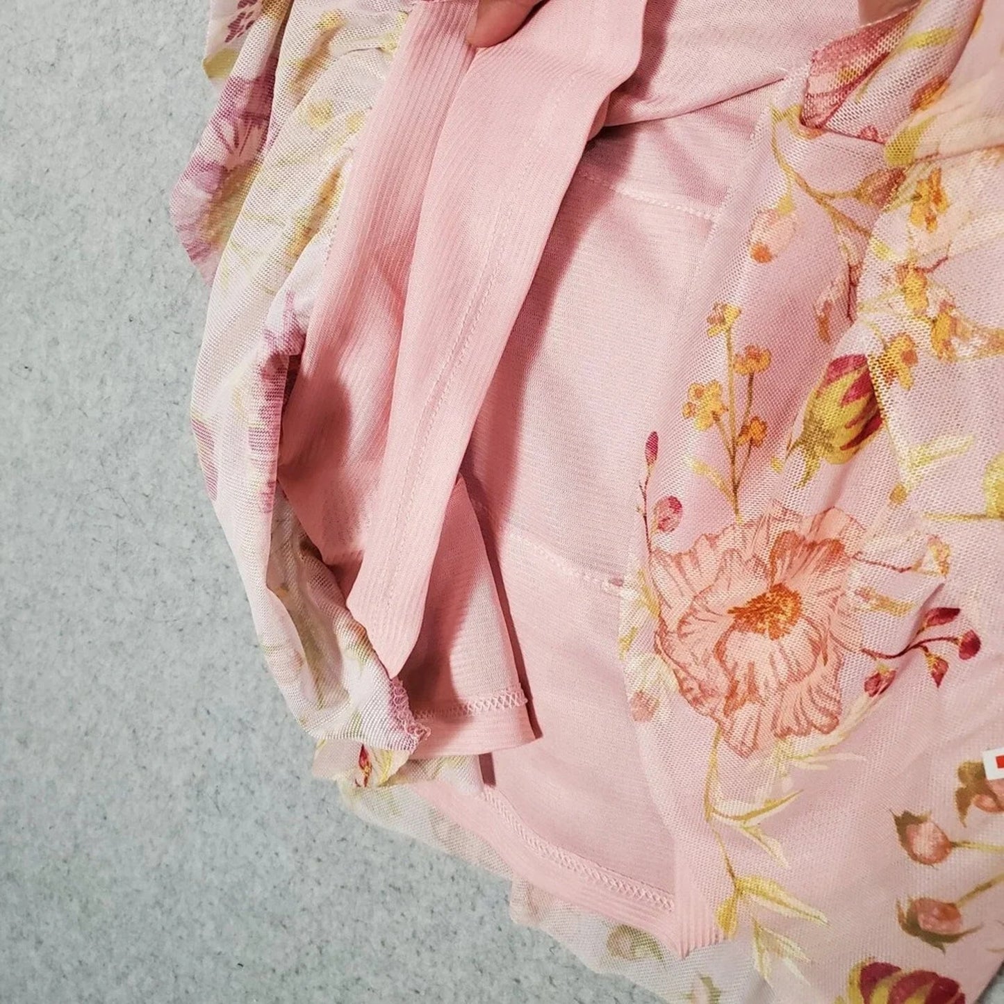 1113 - Lauren Conrad Pink Floral Tiered Ruffle Blouse Womens - NWT - Size M