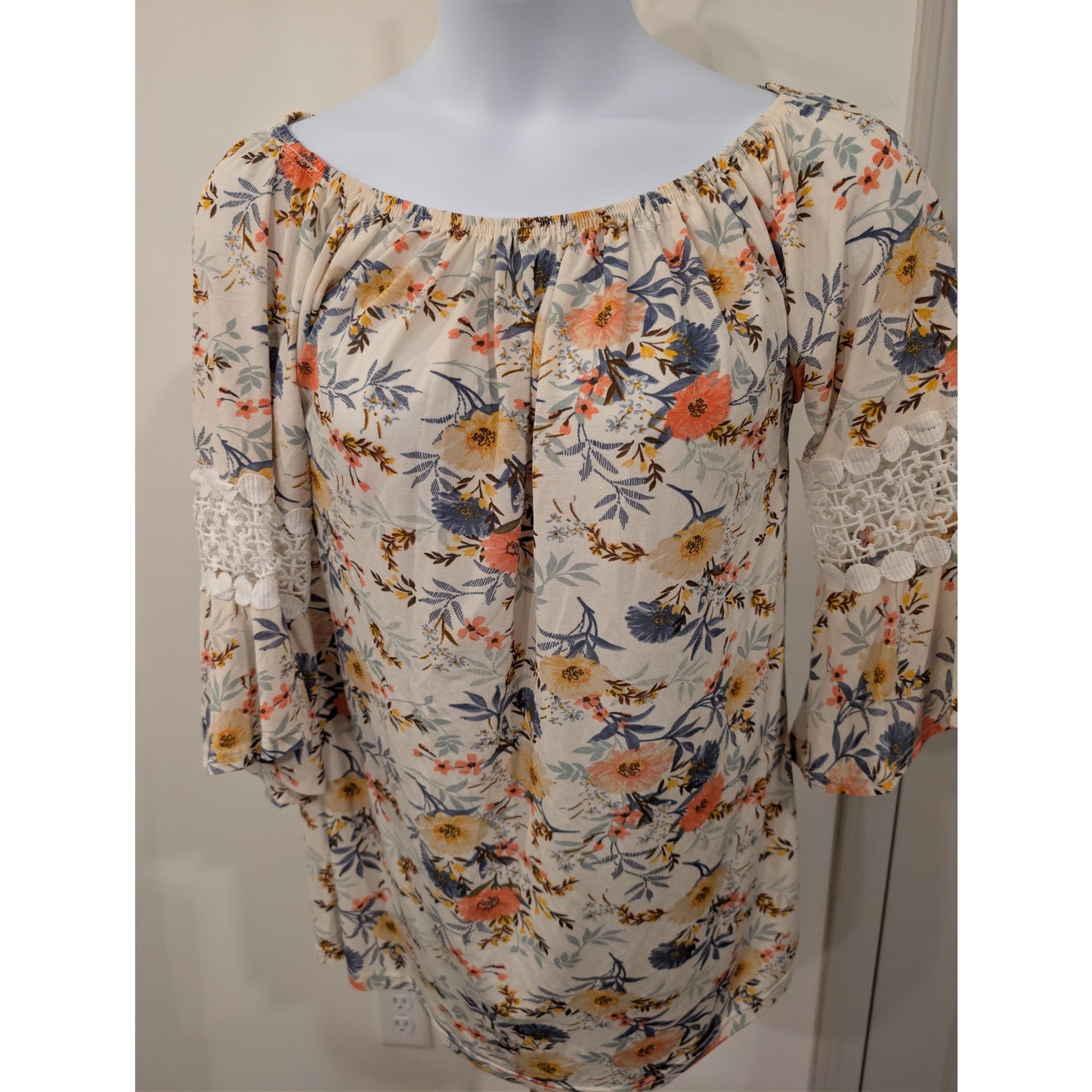 1301 - WinWin Pinwheel Sleeve Tunic - L/XL