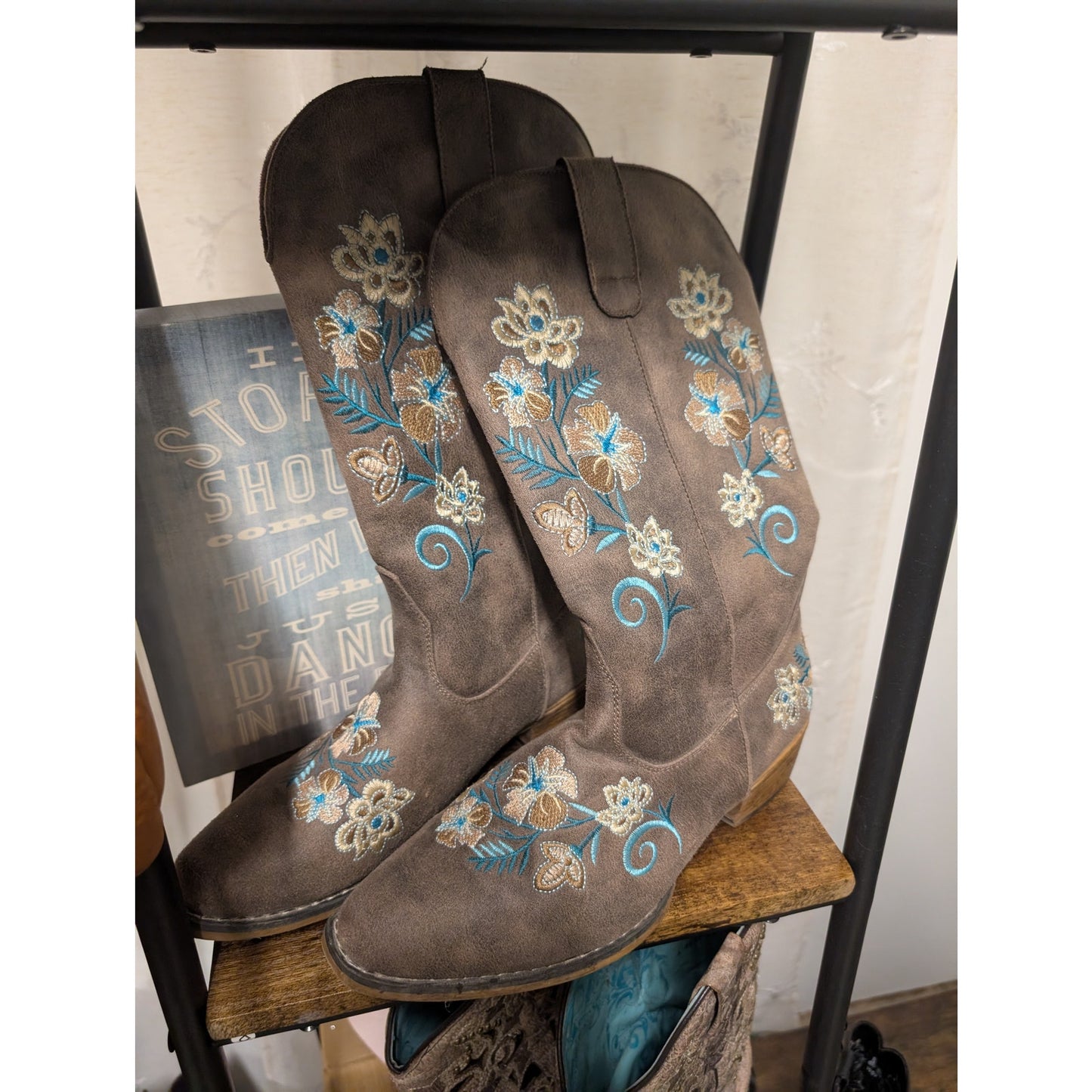 B102 - Roper Women's Riley Floral Western Boots - 10